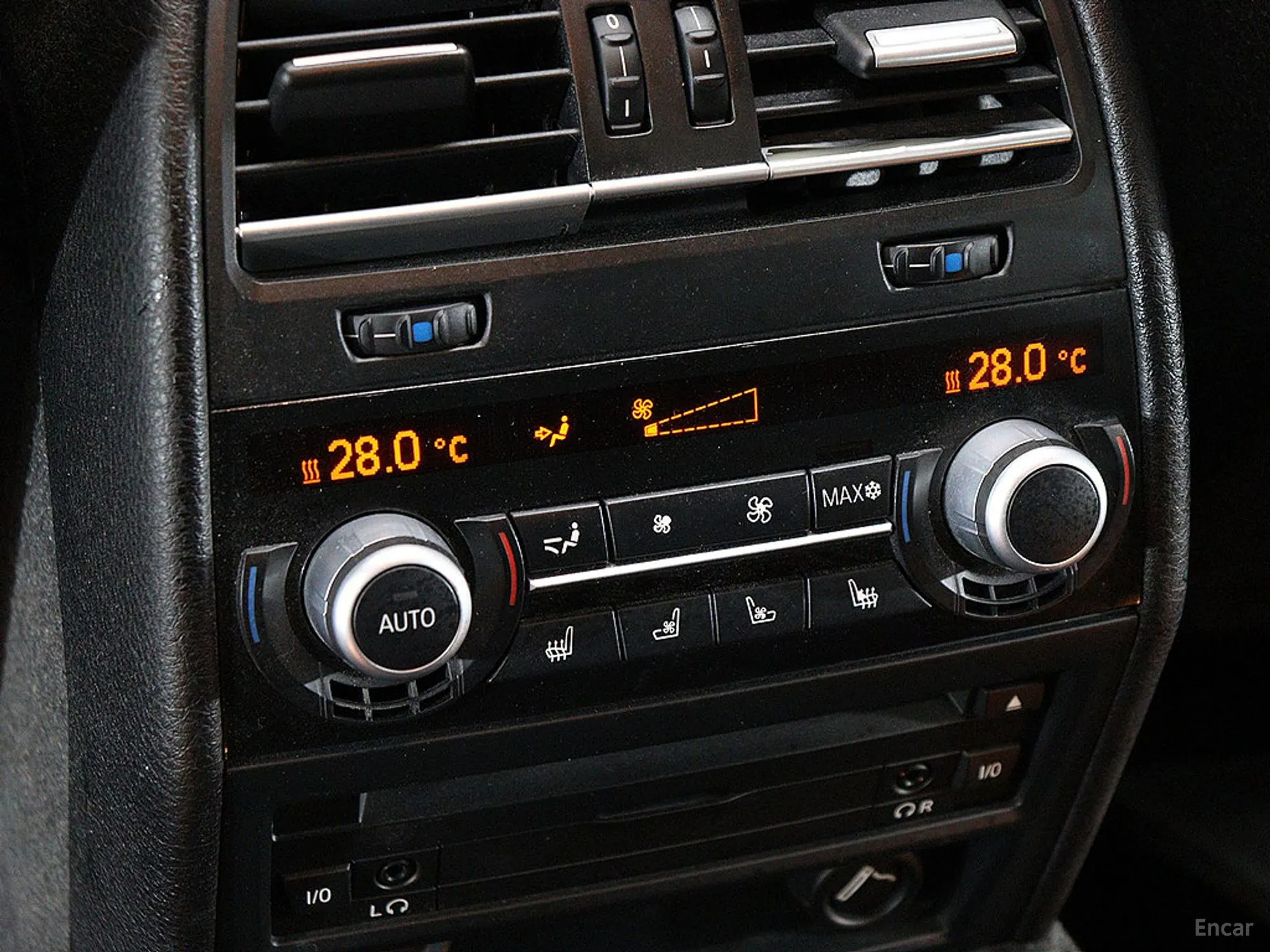 BMW 7 Series (F01) превью 15