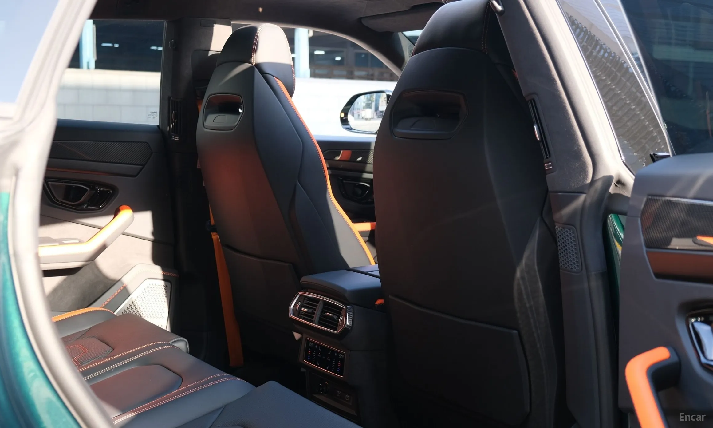 Lamborghini Urus превью 17