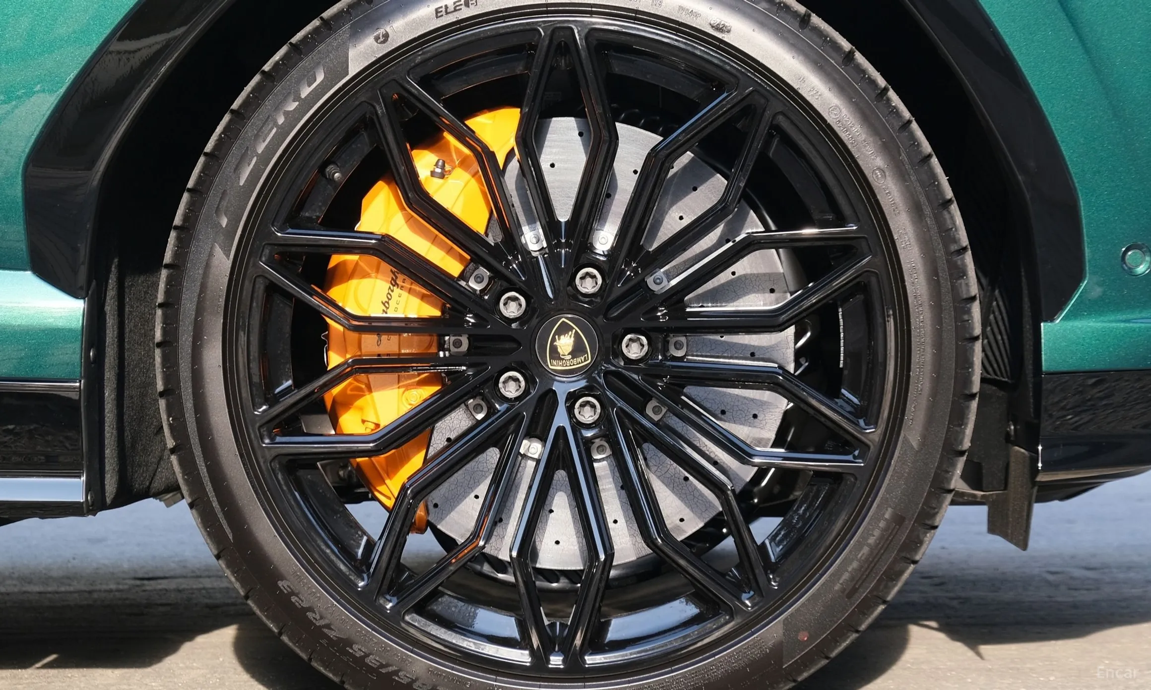 Lamborghini Urus превью 5