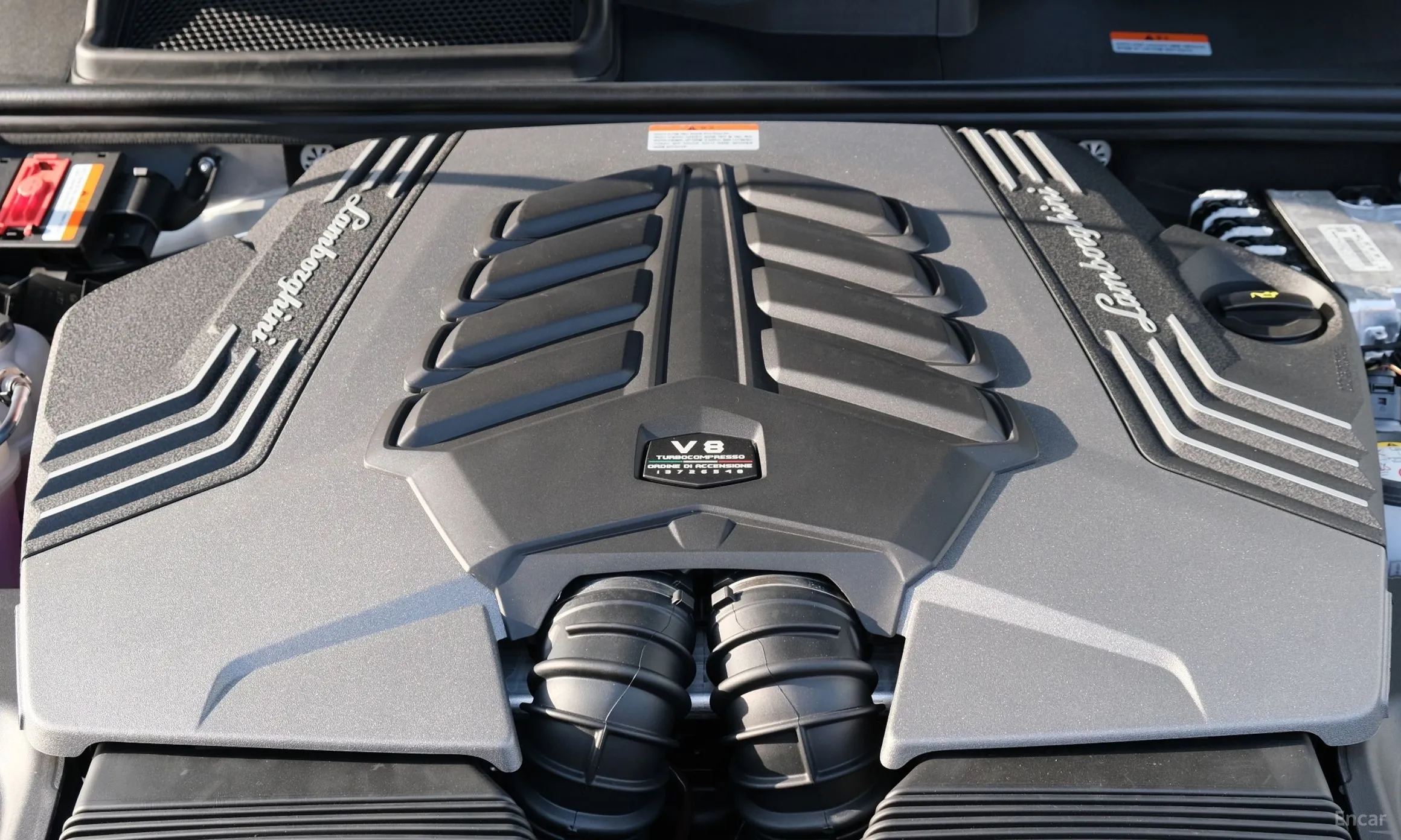 Lamborghini Urus превью 6