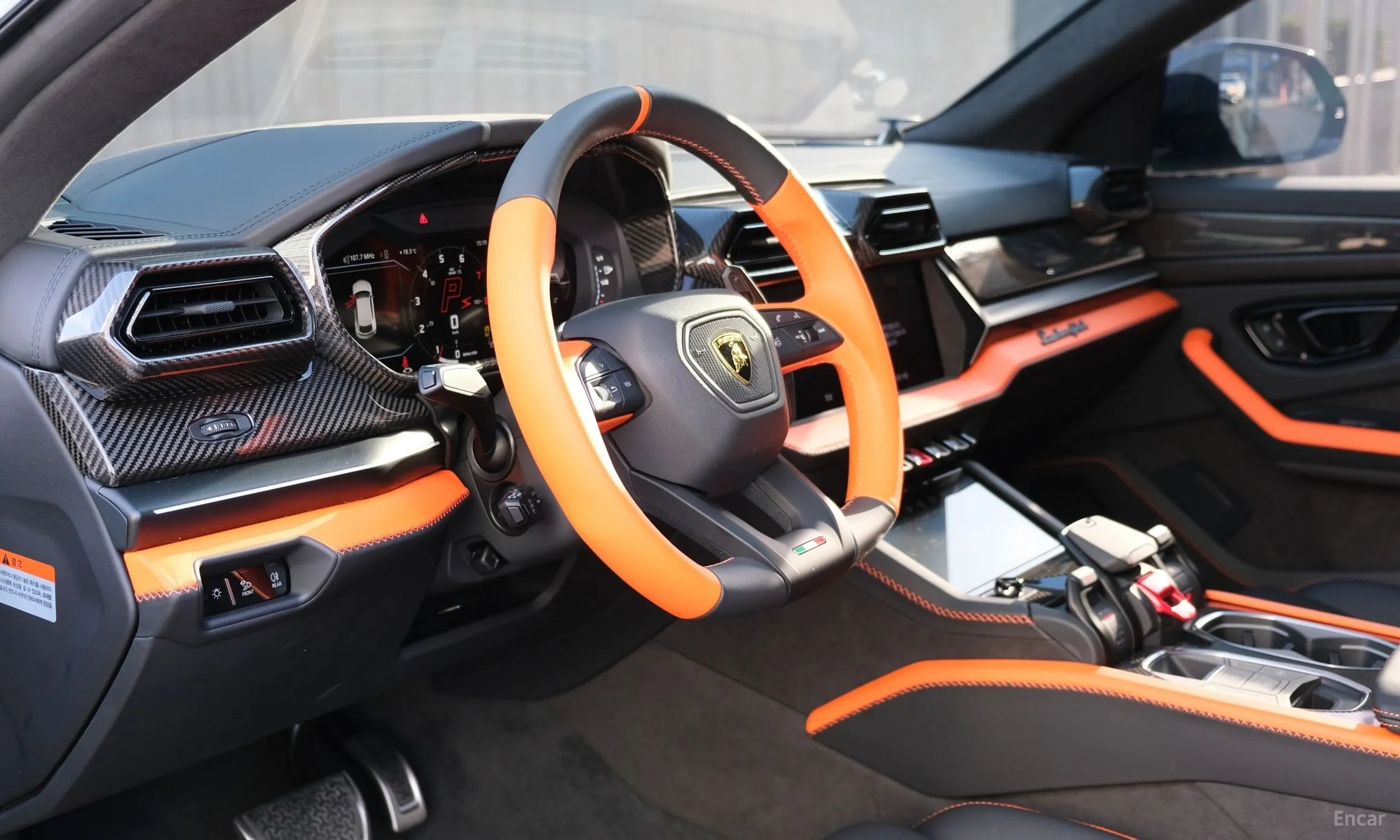 Lamborghini Urus превью 7