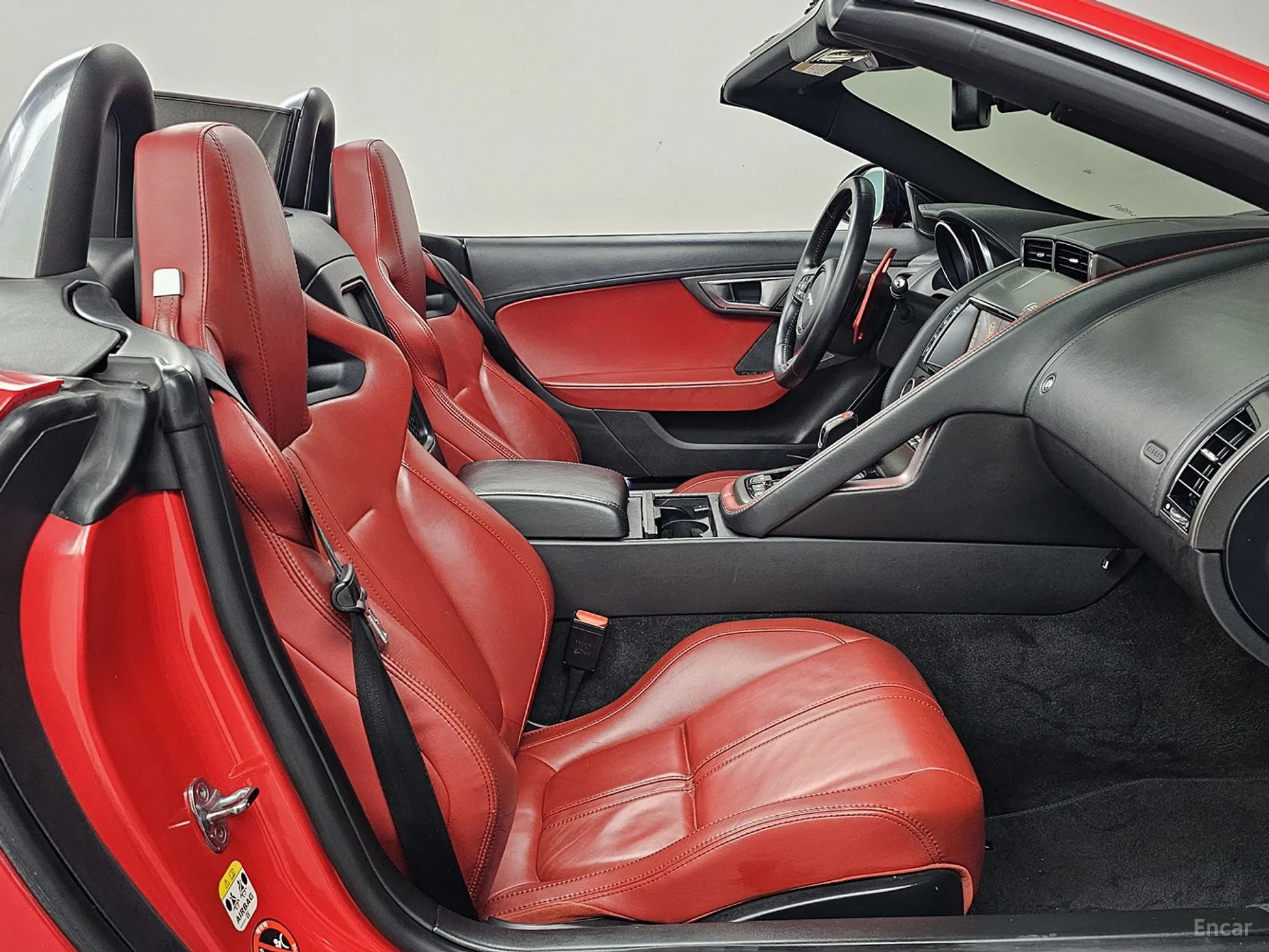 Jaguar F-TYPE превью 10