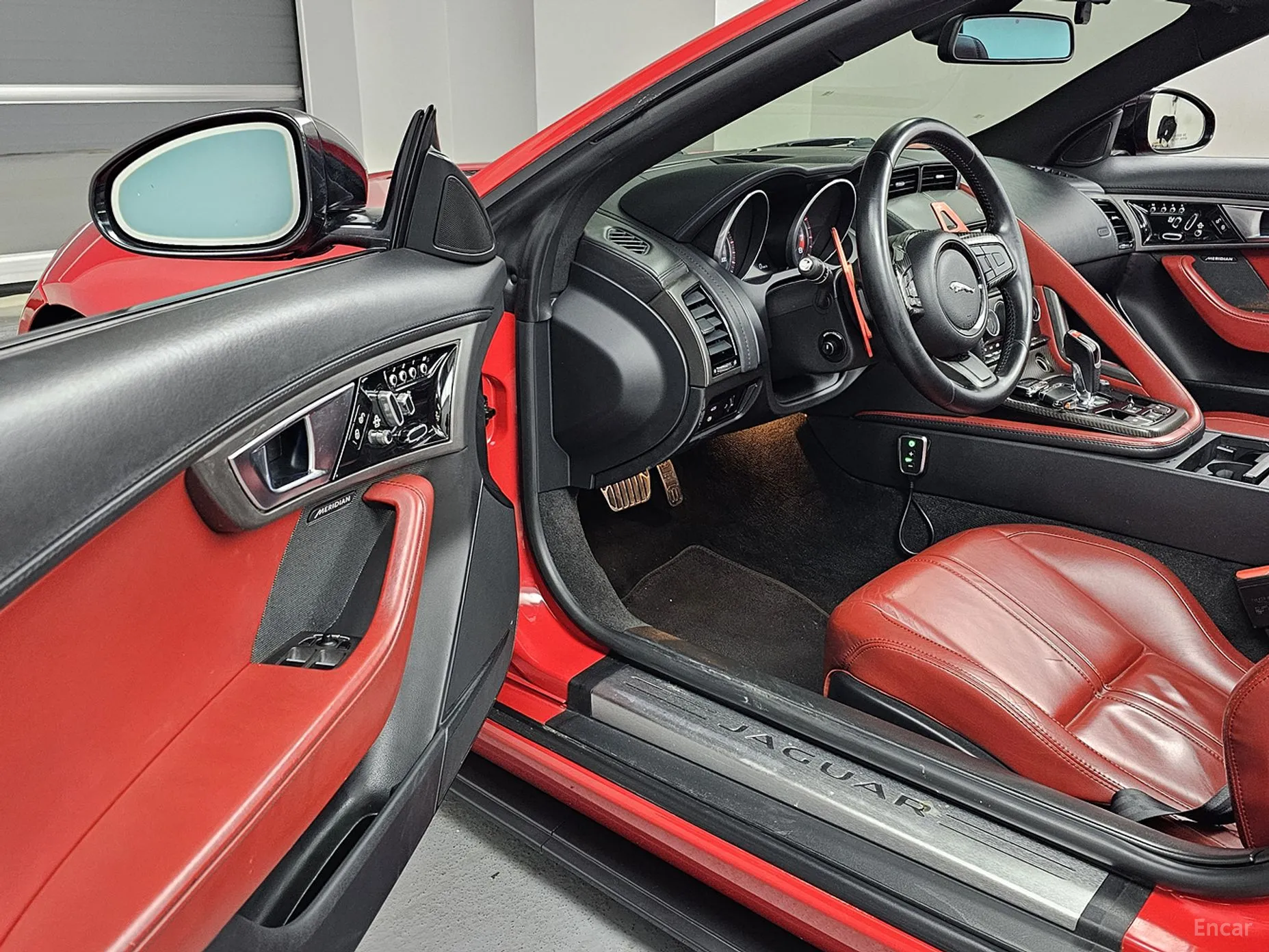 Jaguar F-TYPE превью 11