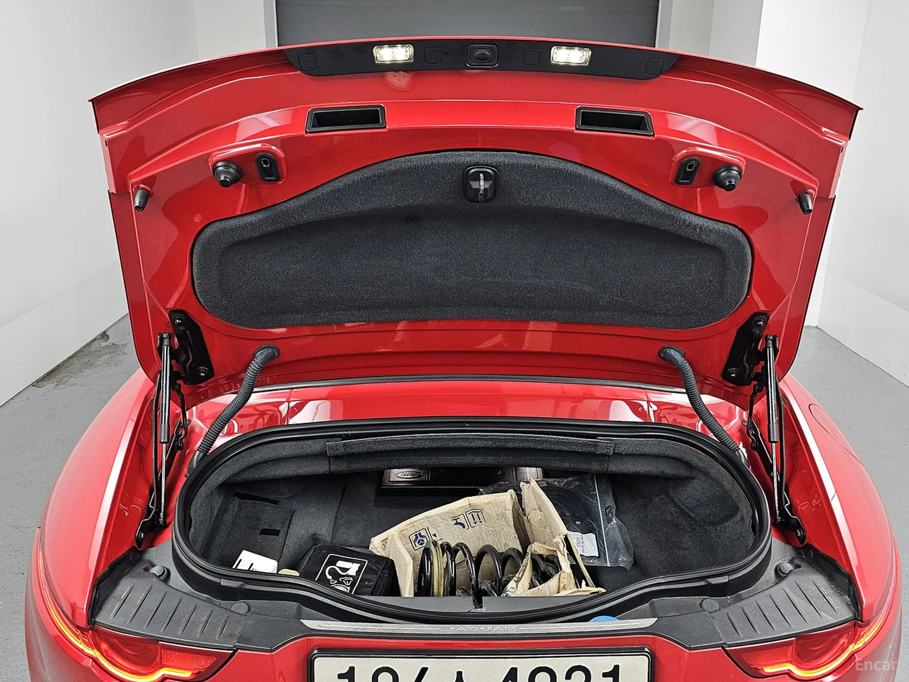 Jaguar F-TYPE превью 19