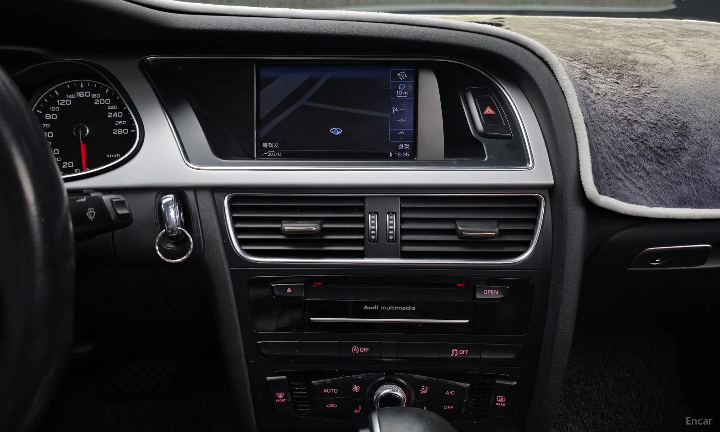 Audi New A4 превью 14