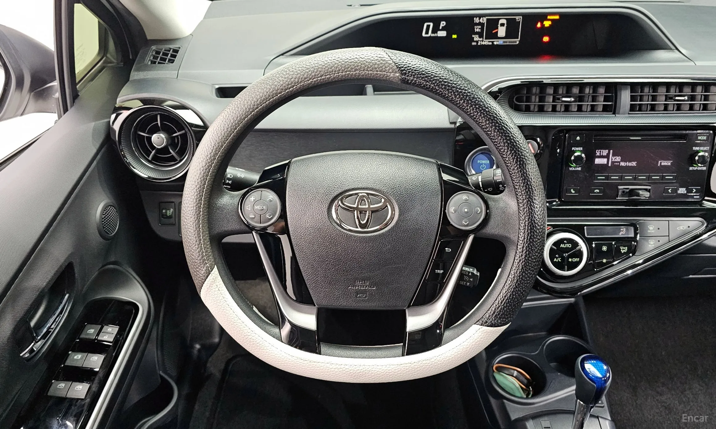 Toyota Prius C превью 13