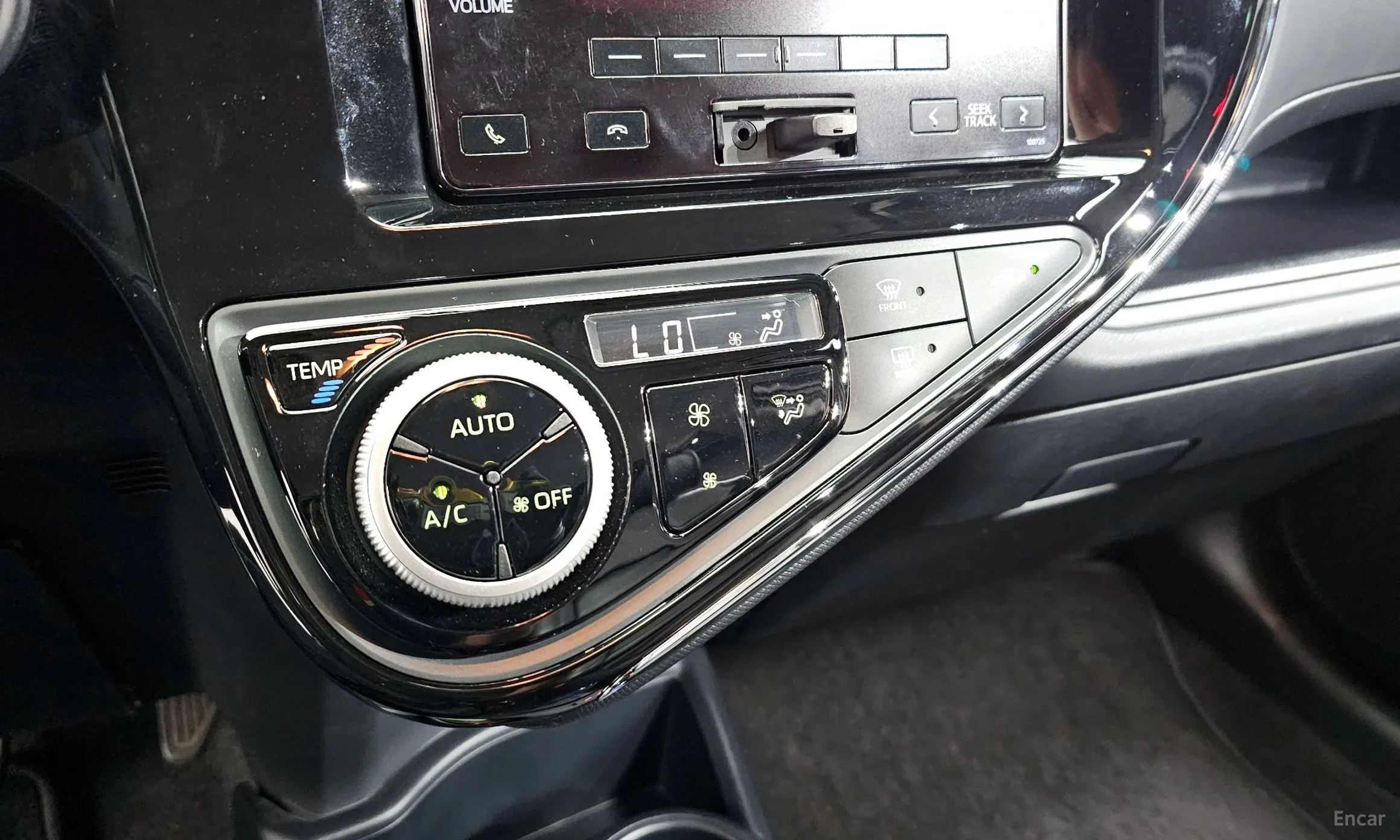 Toyota Prius C превью 15