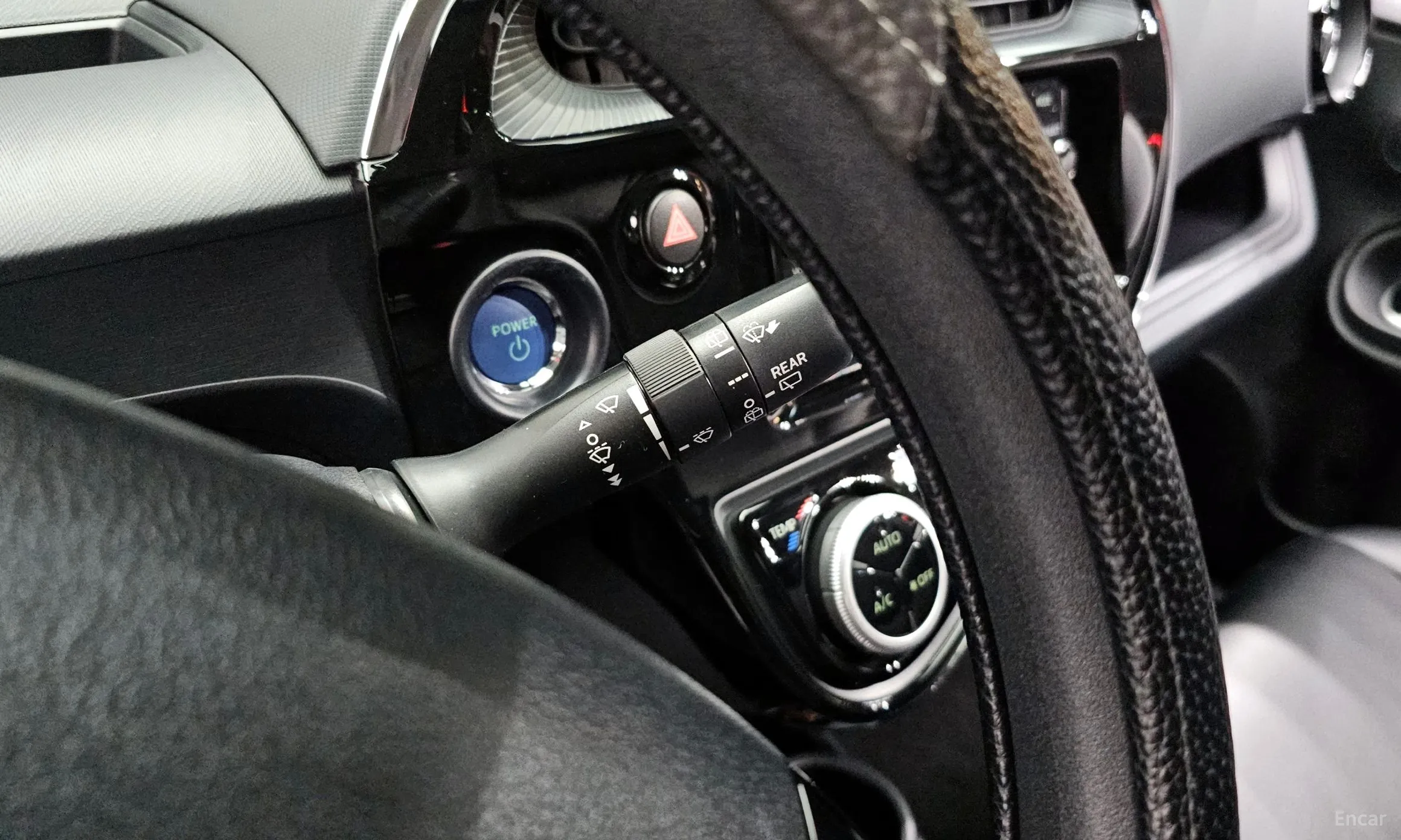 Toyota Prius C превью 19