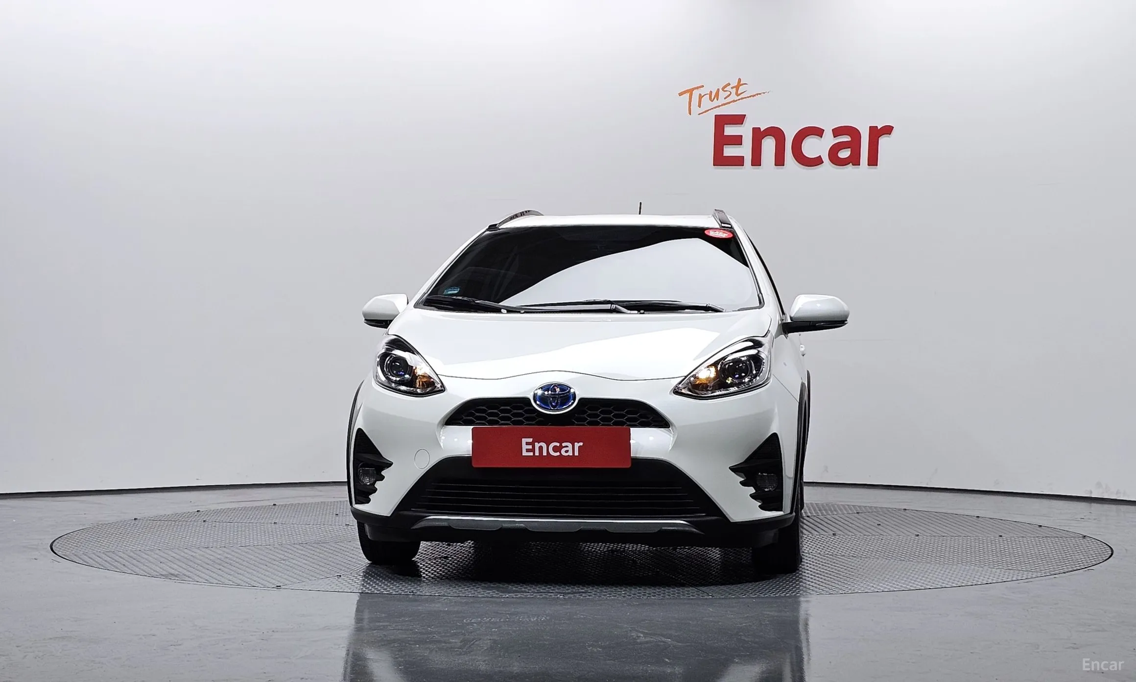 Toyota Prius C превью 3
