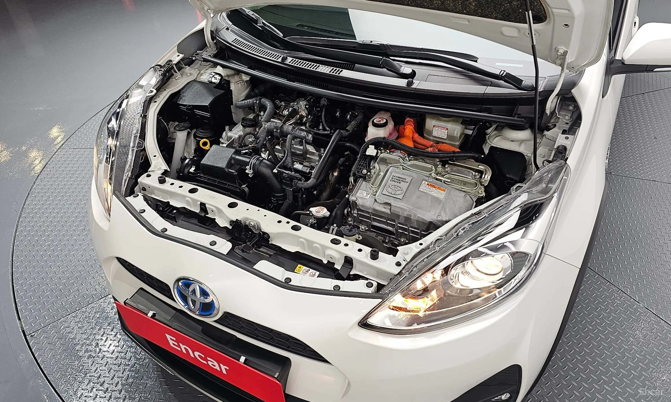Toyota Prius C превью 6