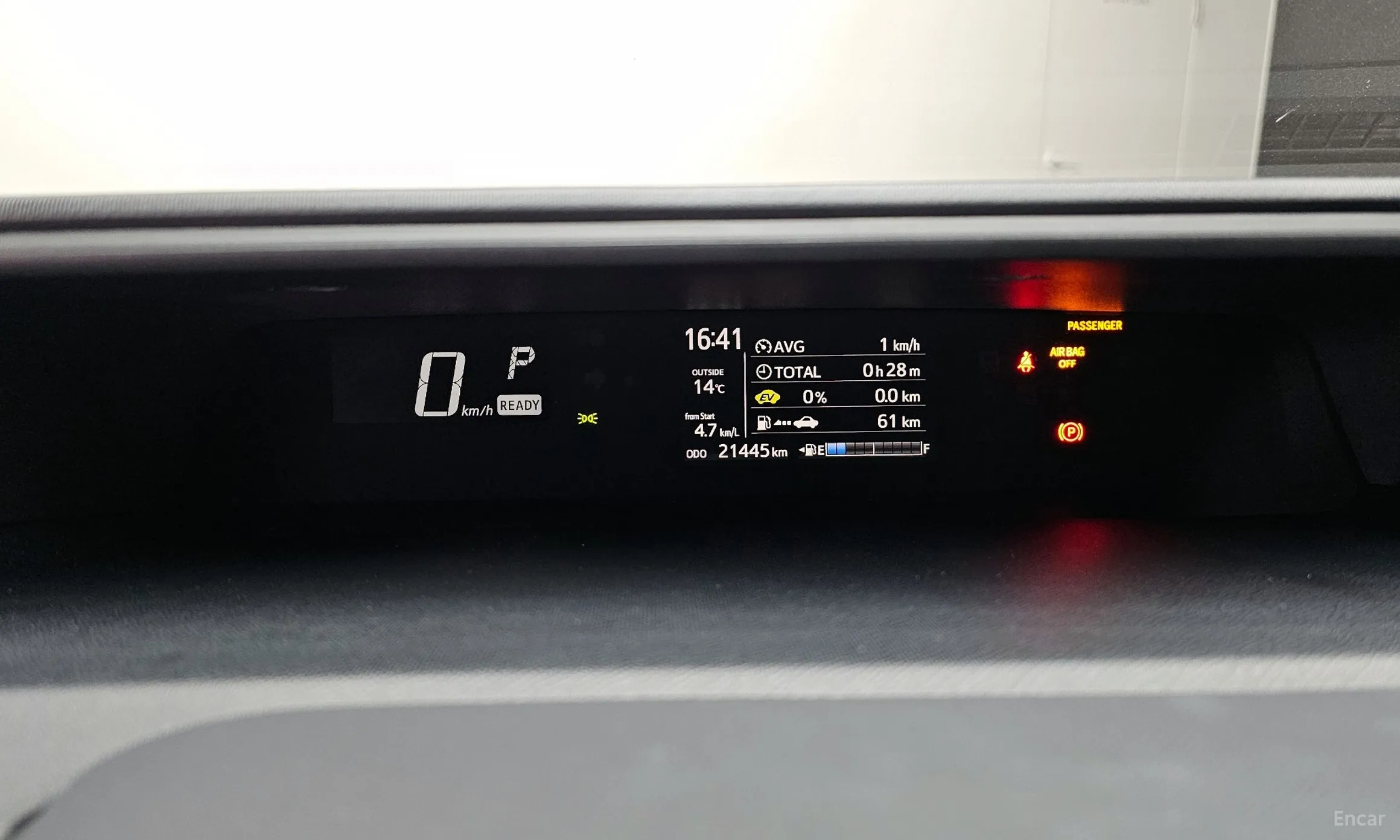 Toyota Prius C превью 8