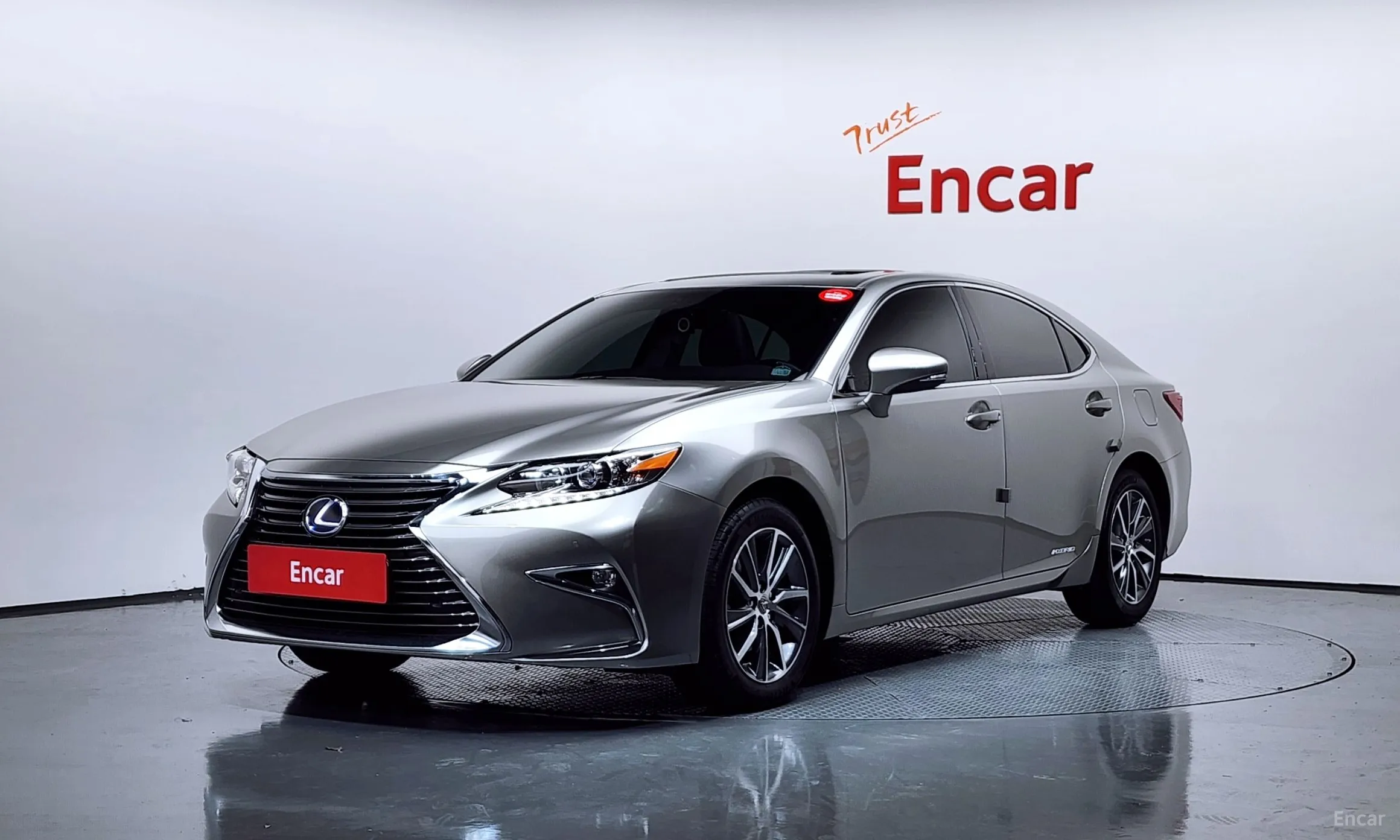 Lexus New ES300h