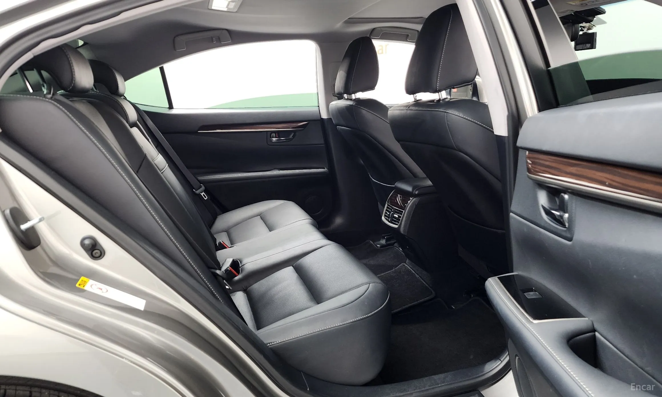 Lexus New ES300h превью 12