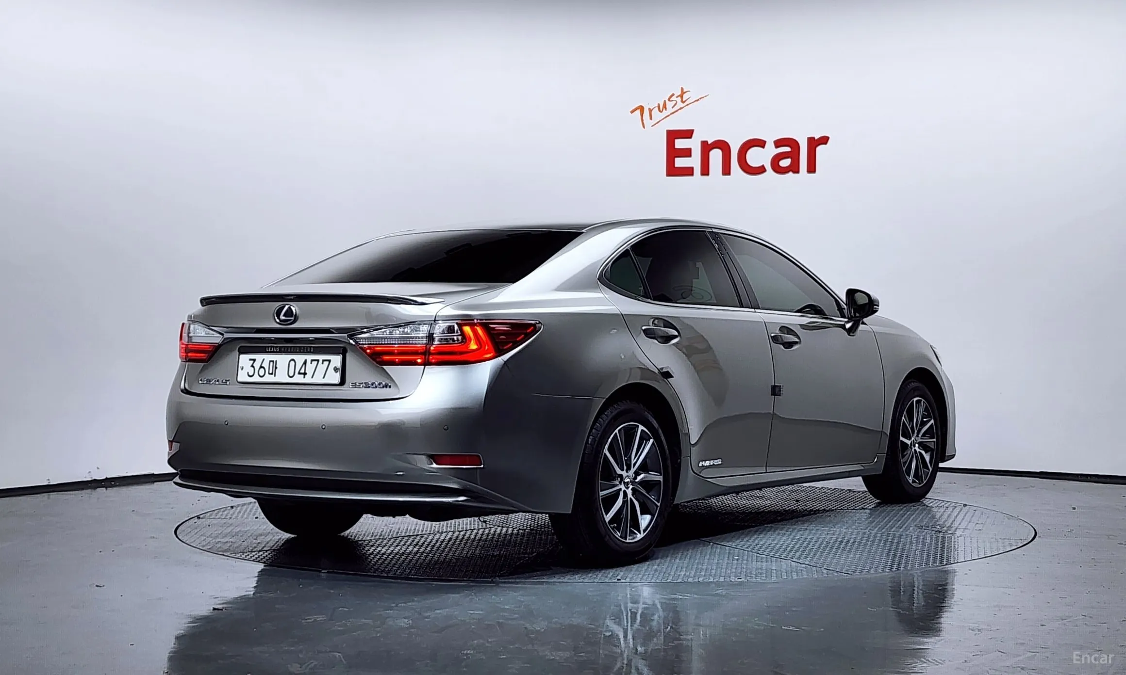 Lexus New ES300h