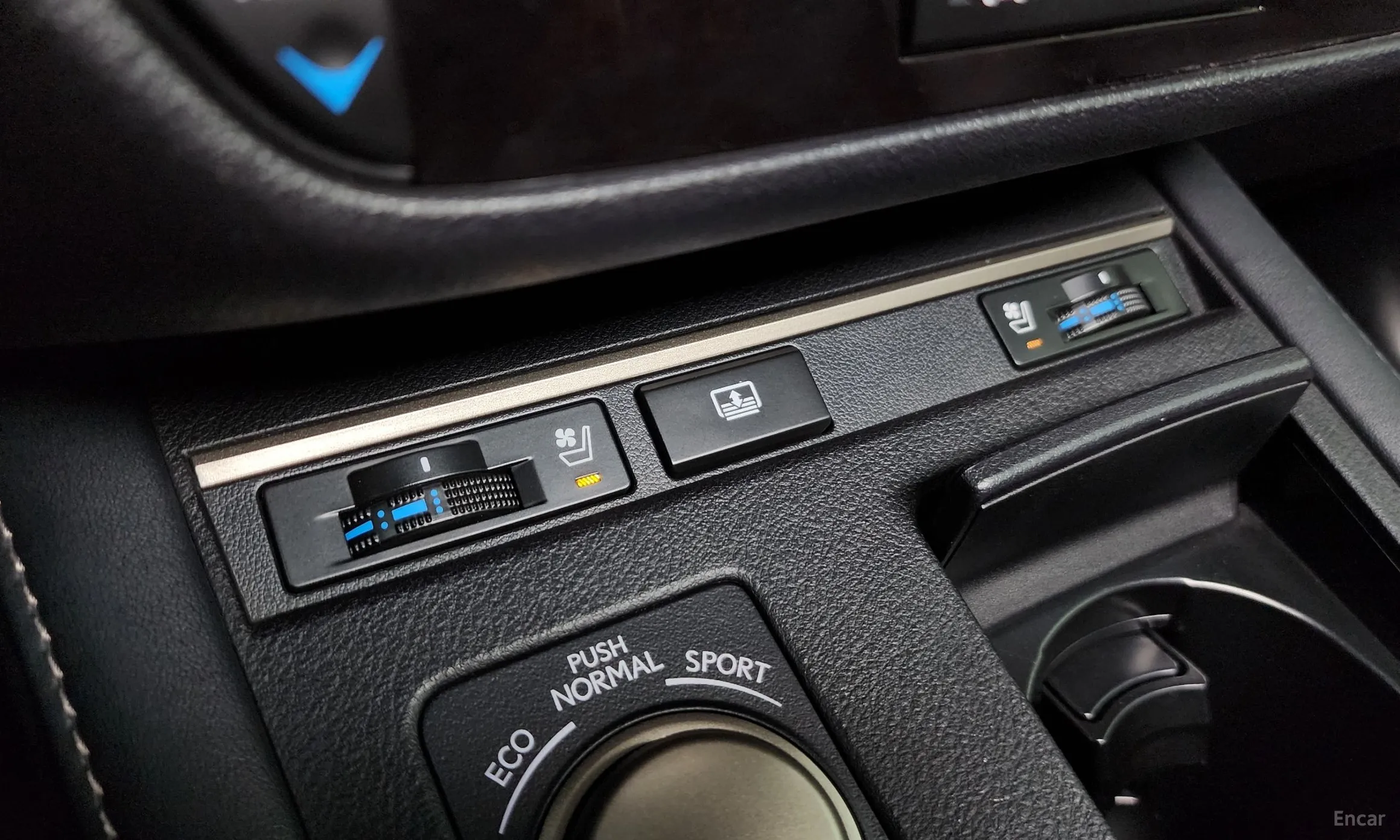 Lexus New ES300h превью 16