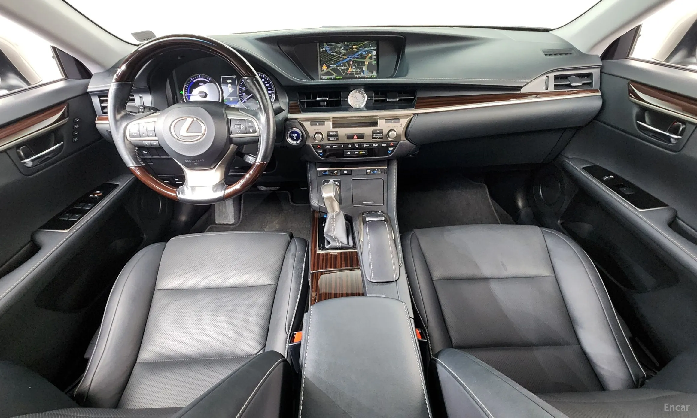 Lexus New ES300h превью 7
