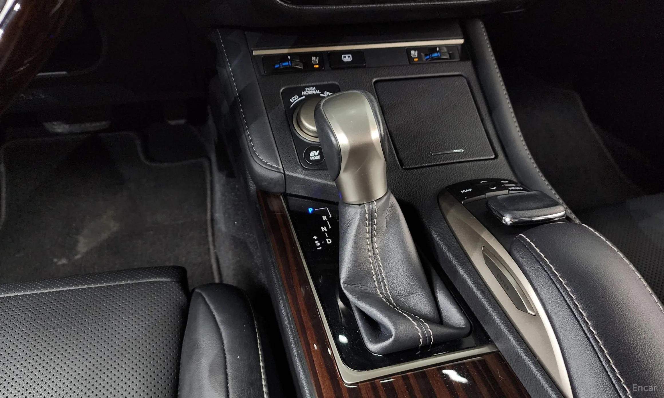 Lexus New ES300h превью 9