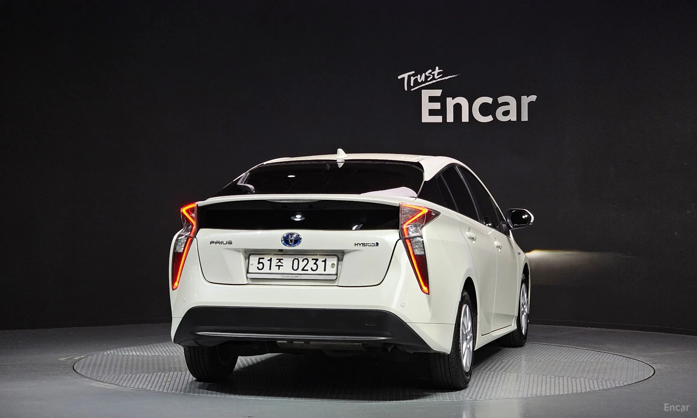 Toyota Prius 4th Generation превью 4