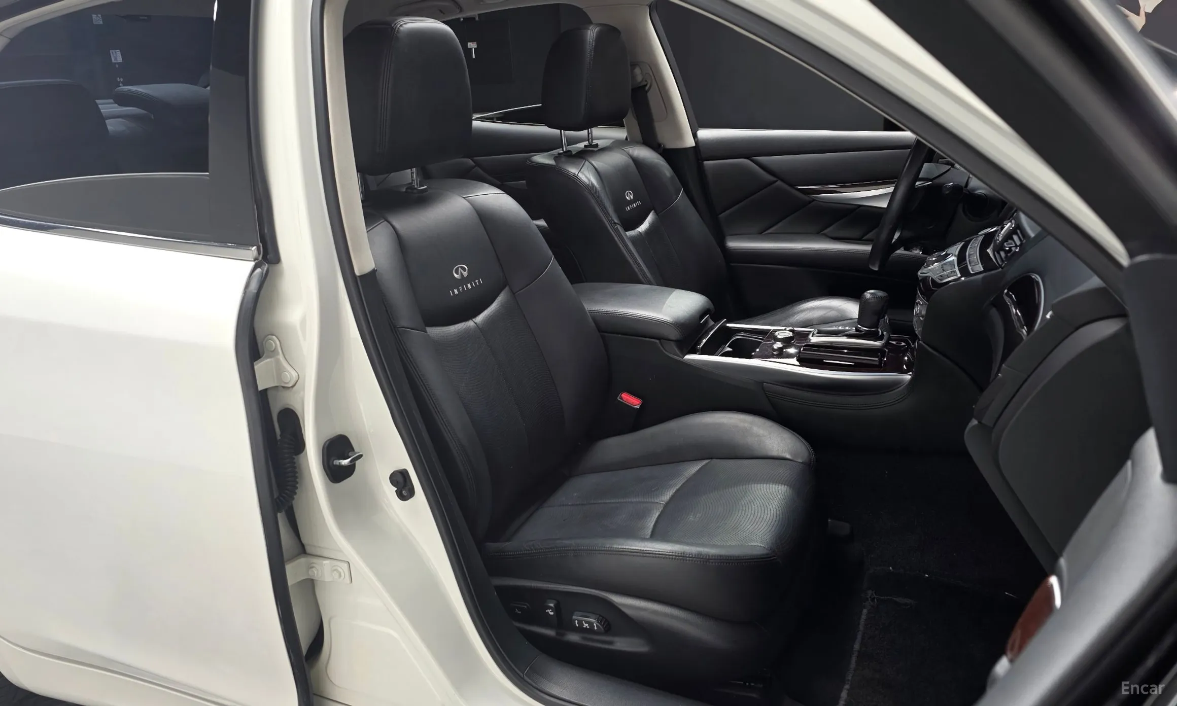 Infiniti M37 превью 10