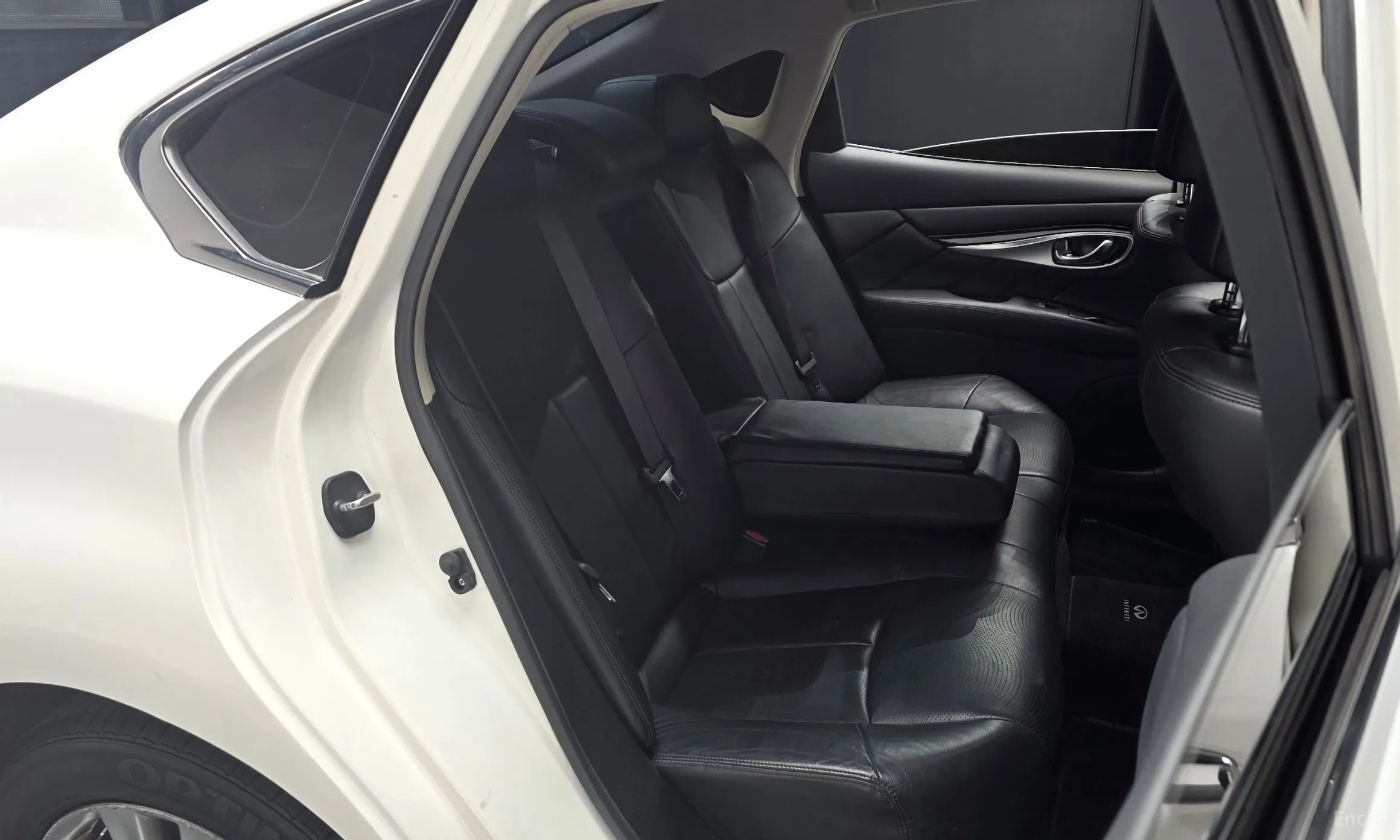 Infiniti M37 превью 11