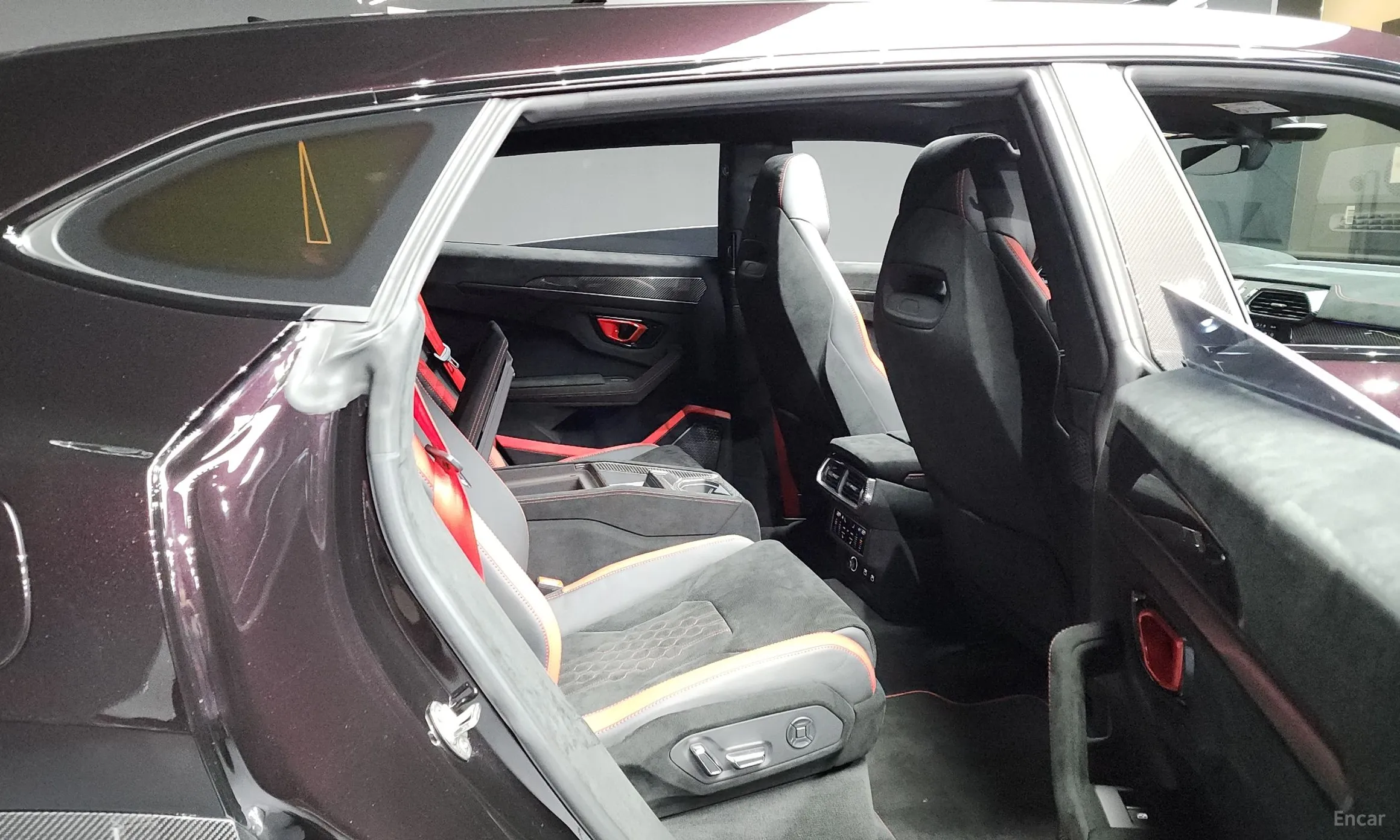 Lamborghini Urus превью 12