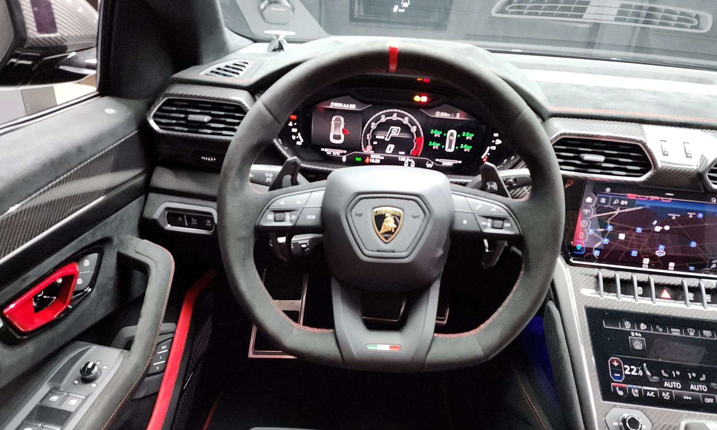 Lamborghini Urus превью 13
