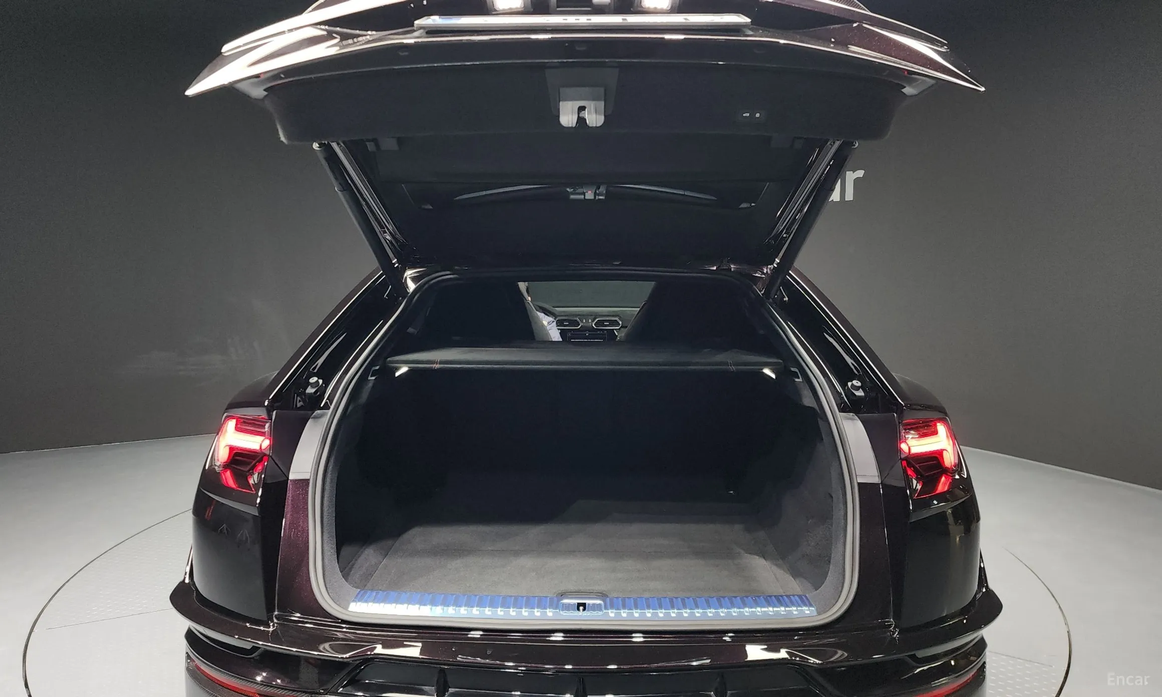 Lamborghini Urus превью 20