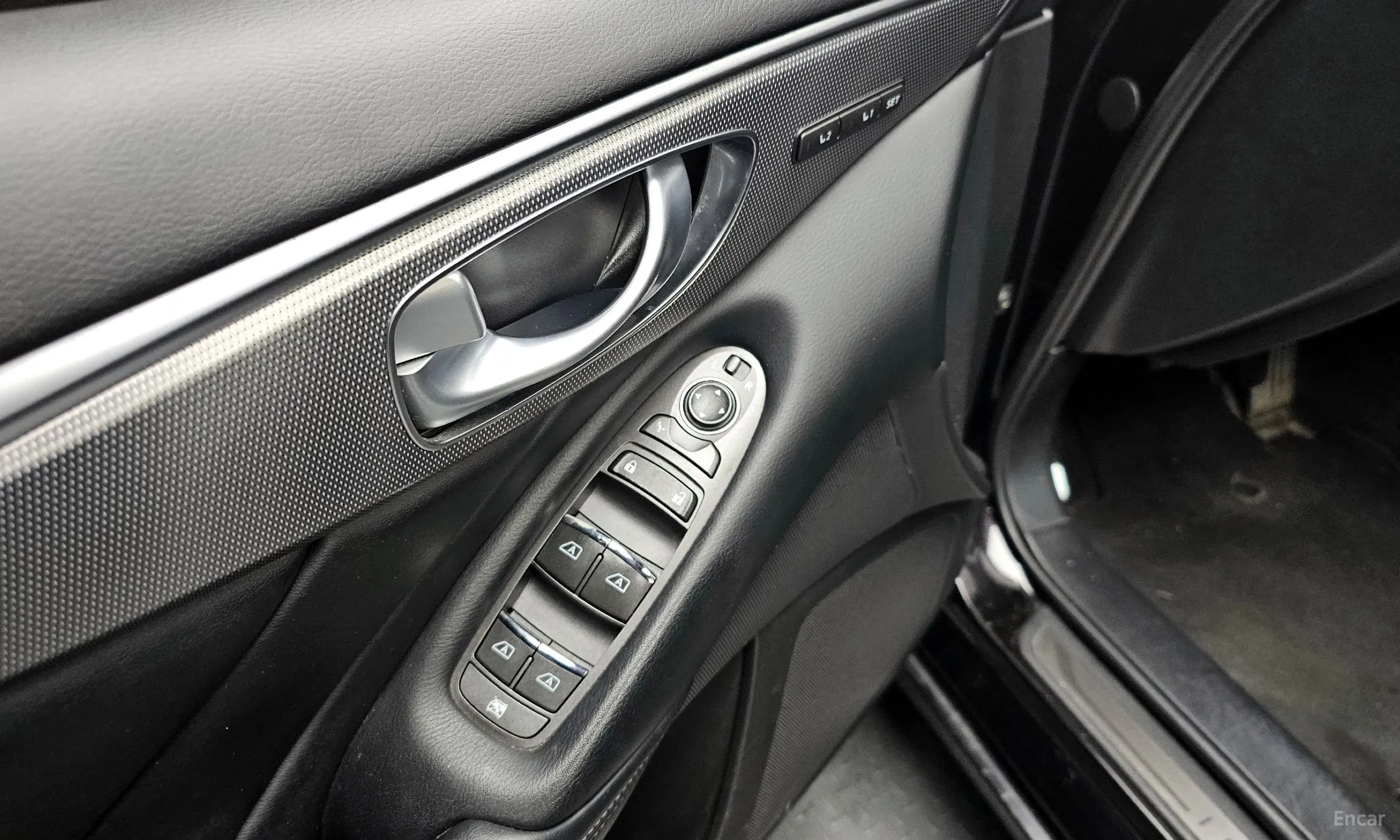Infiniti Q50 превью 17