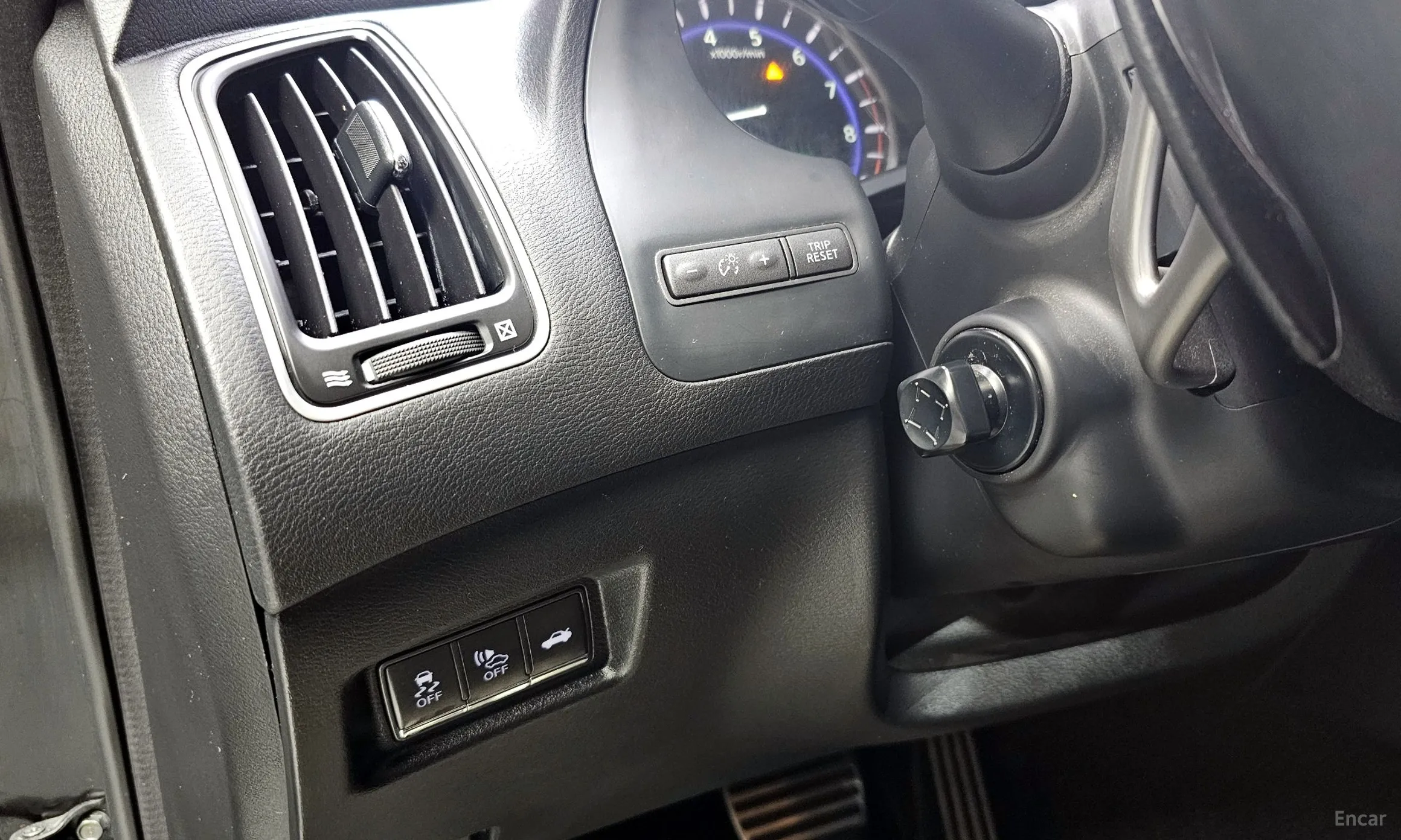 Infiniti Q50 превью 18