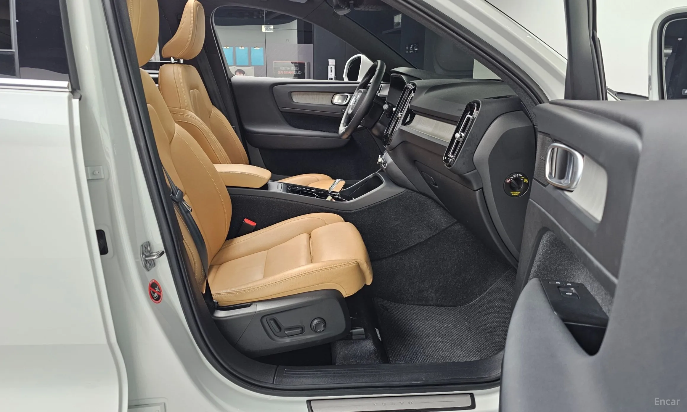 Volvo XC40 превью 11