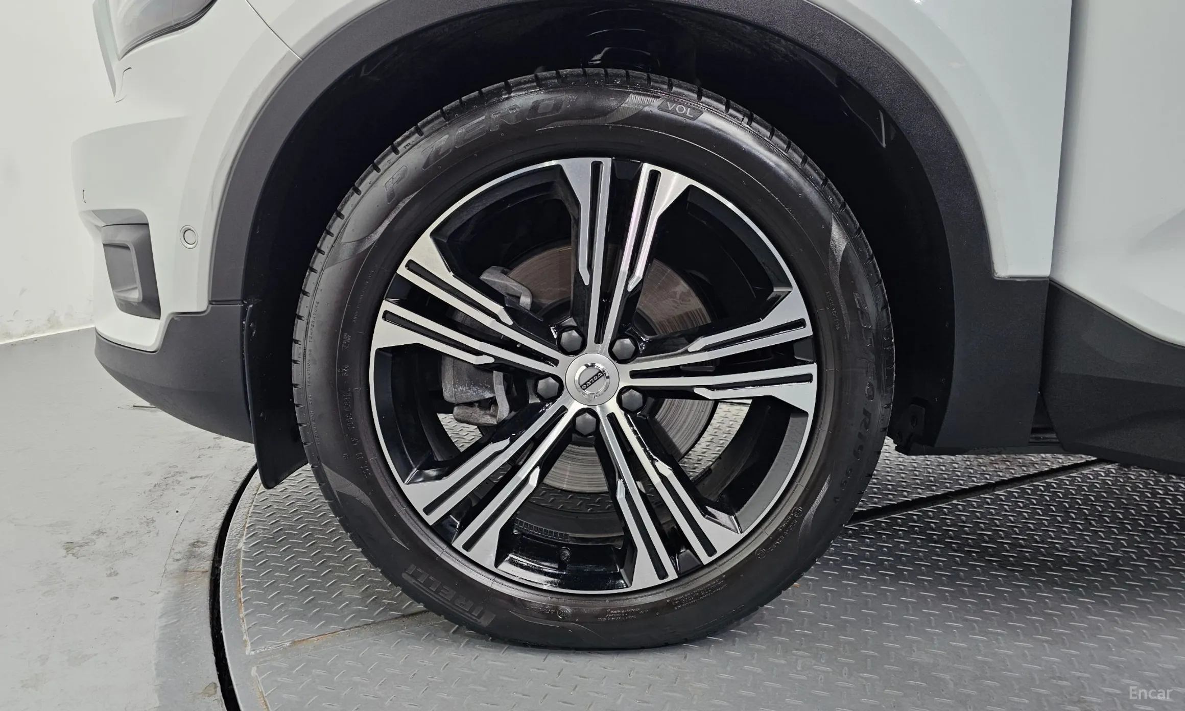 Volvo XC40 превью 5
