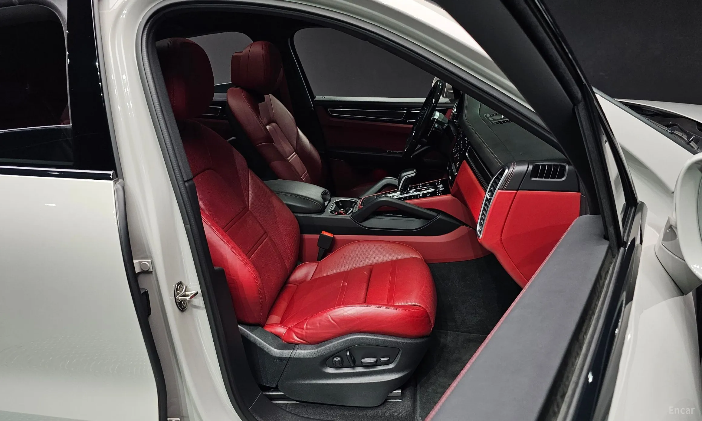 Porsche Cayenne (PO536) превью 10