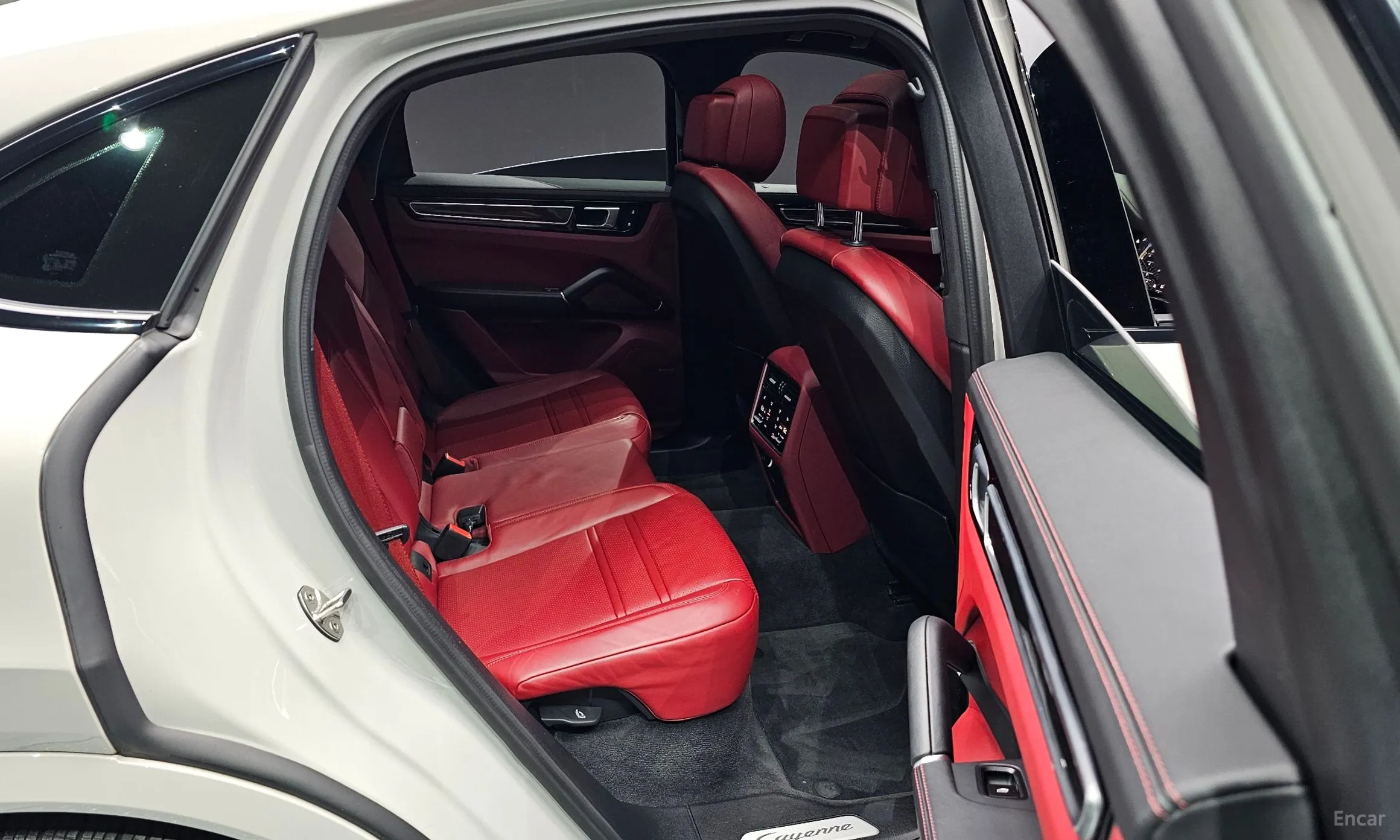 Porsche Cayenne (PO536) превью 11