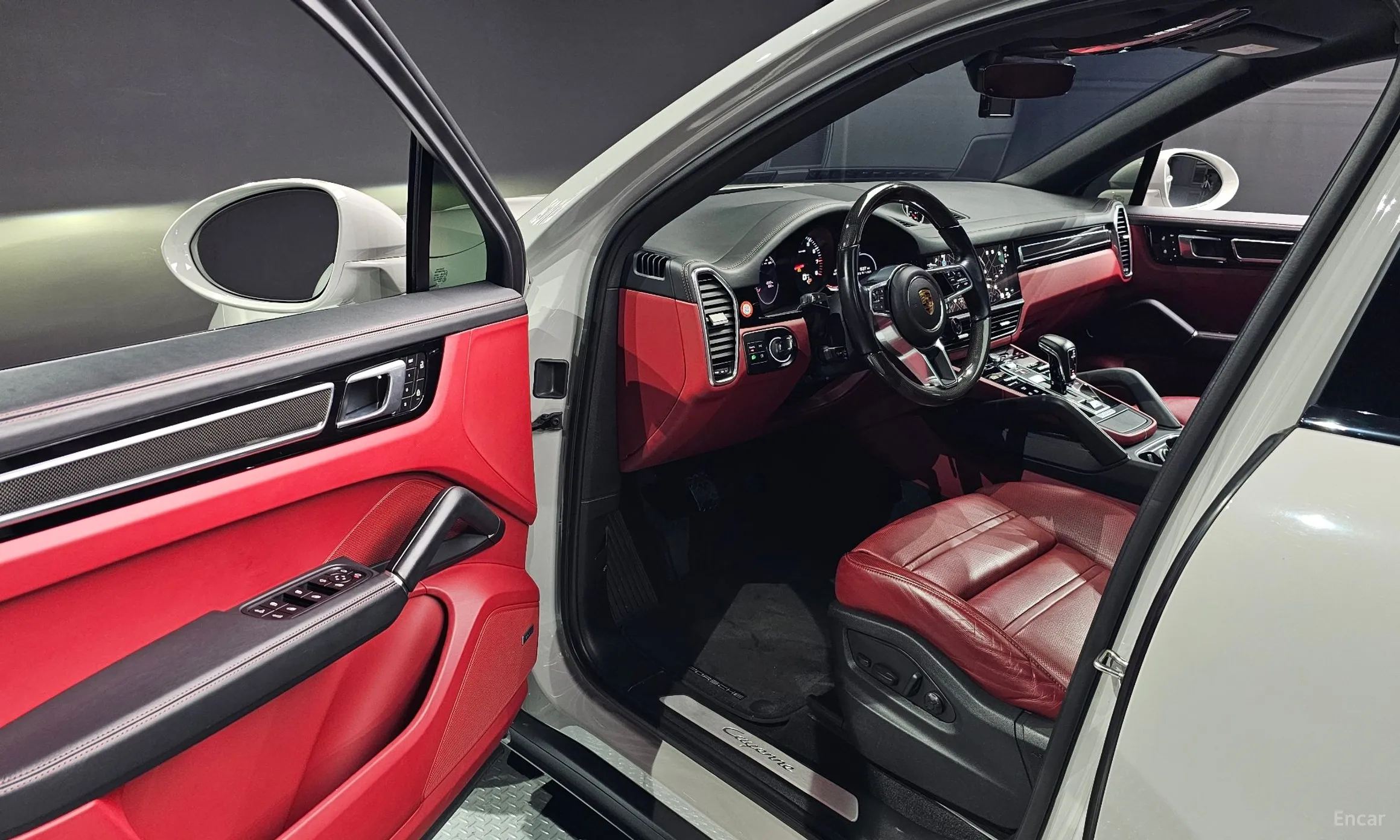 Porsche Cayenne (PO536) превью 12