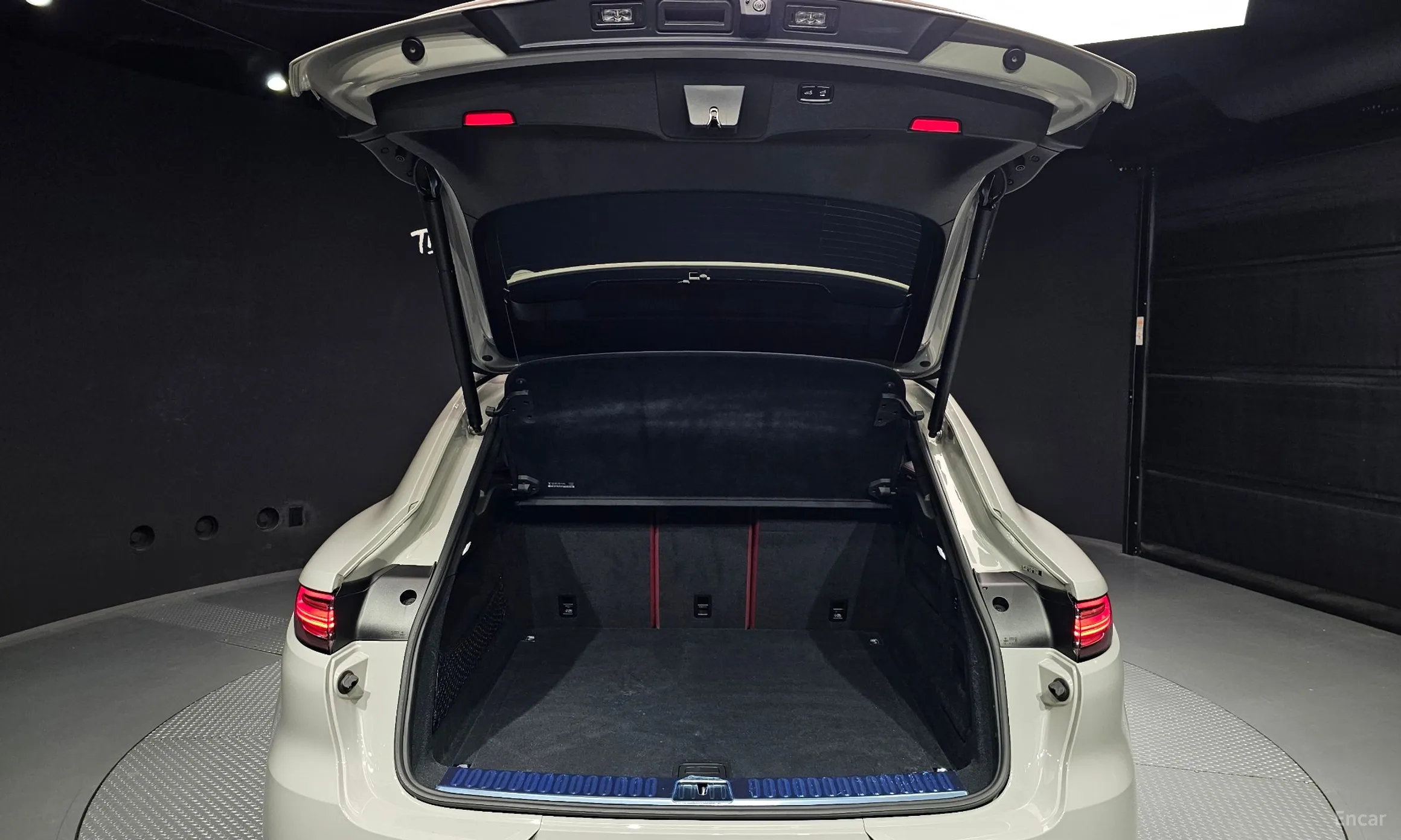 Porsche Cayenne (PO536) превью 19