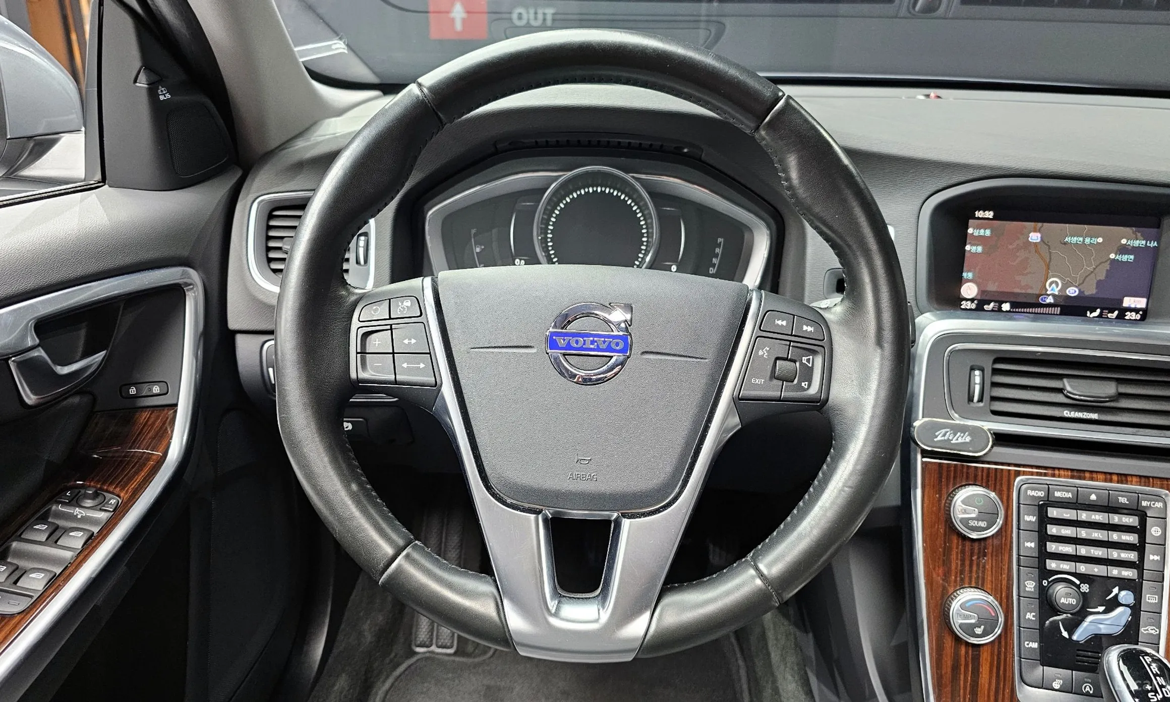 Volvo S60 превью 13