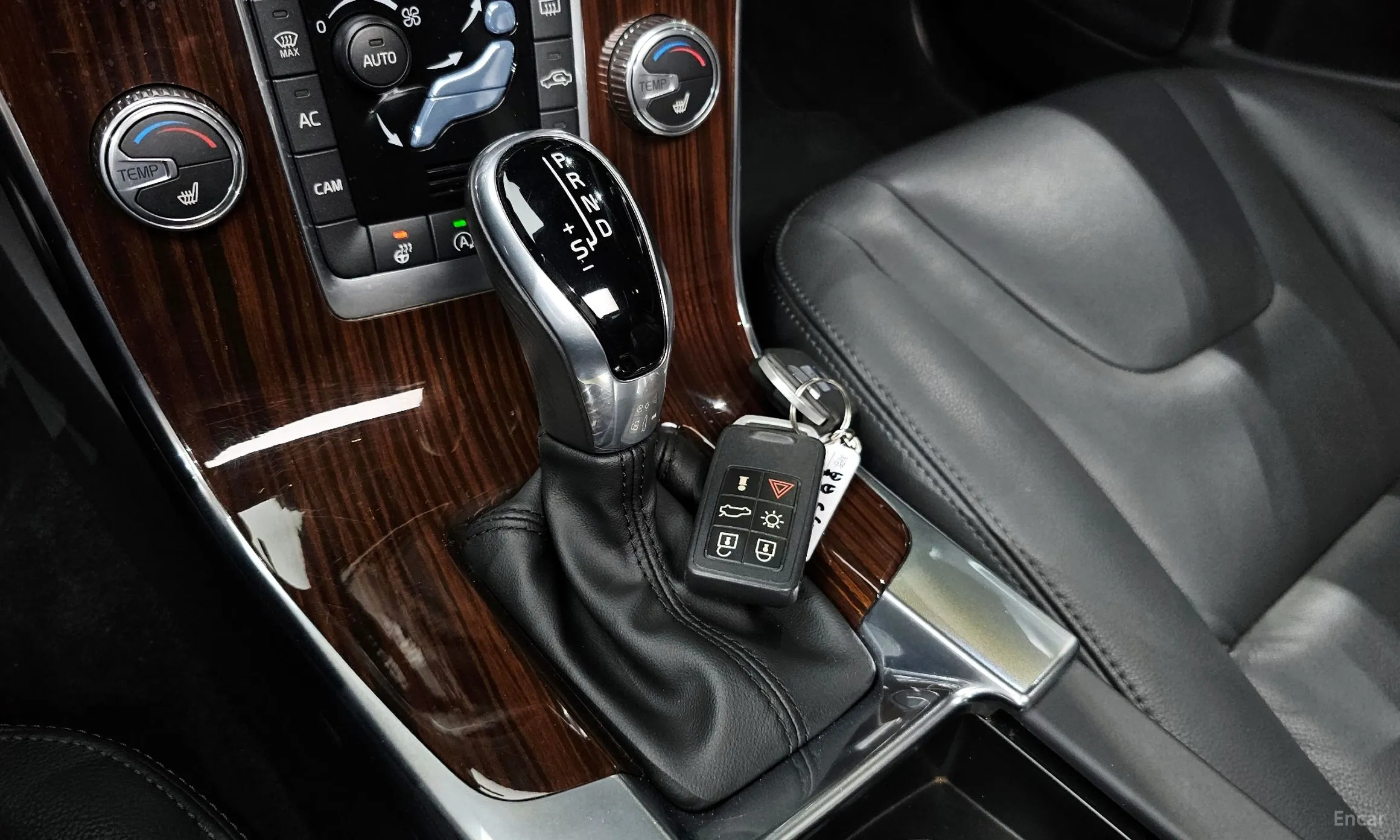 Volvo S60 превью 9
