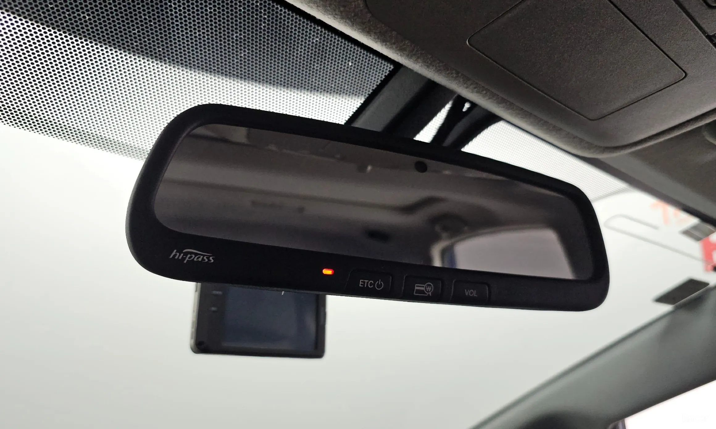 Toyota Prius V превью 16