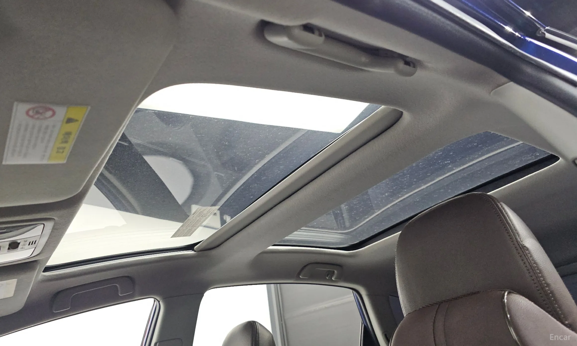 Toyota Prius V превью 19