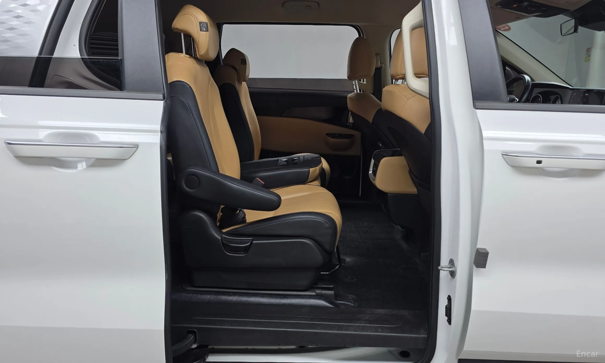 Kia Carnival Gen 4 превью 12