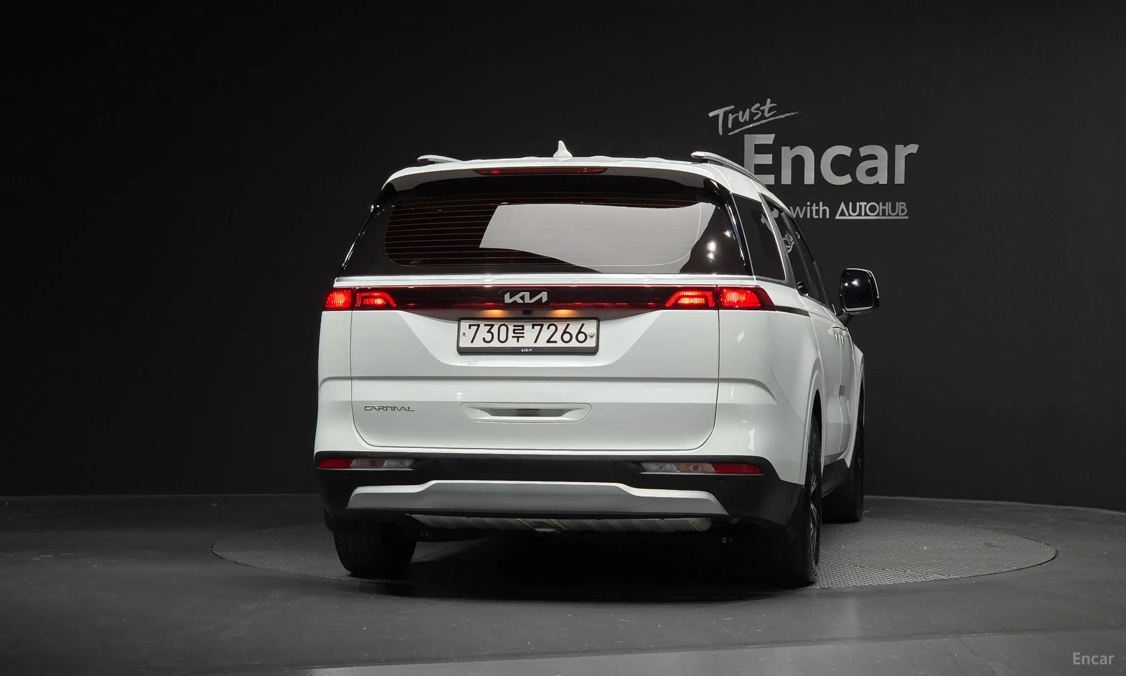 Kia Carnival Gen 4 превью 4