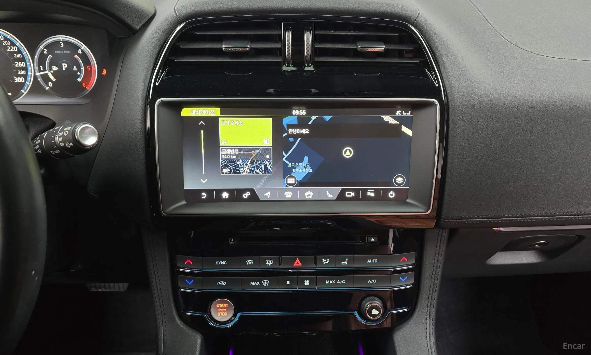 Jaguar F-PACE превью 14