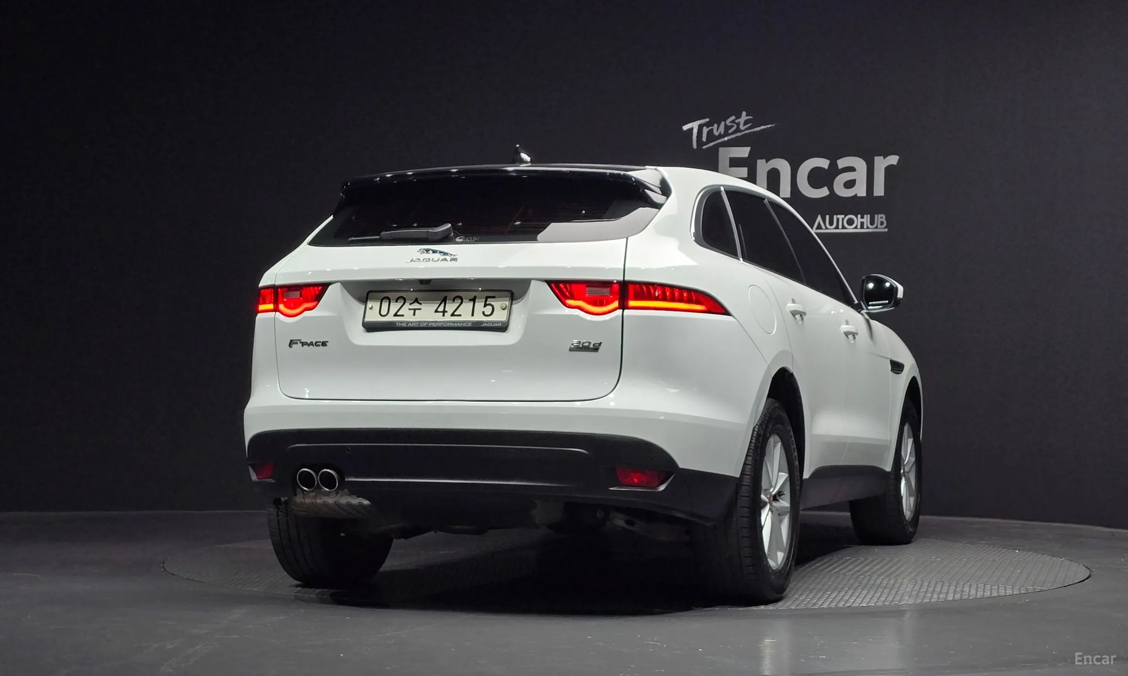 Jaguar F-PACE превью 4