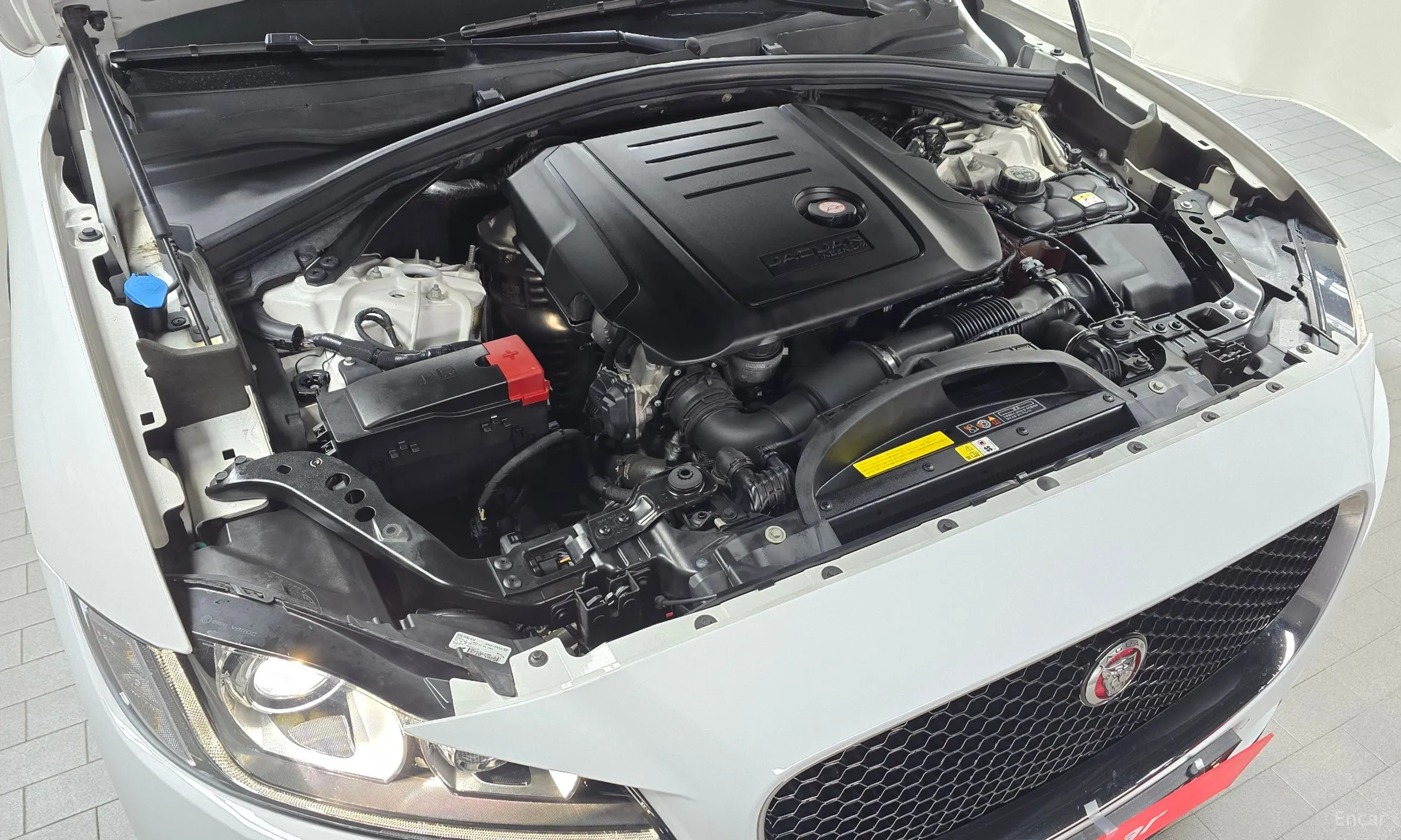 Jaguar F-PACE превью 6