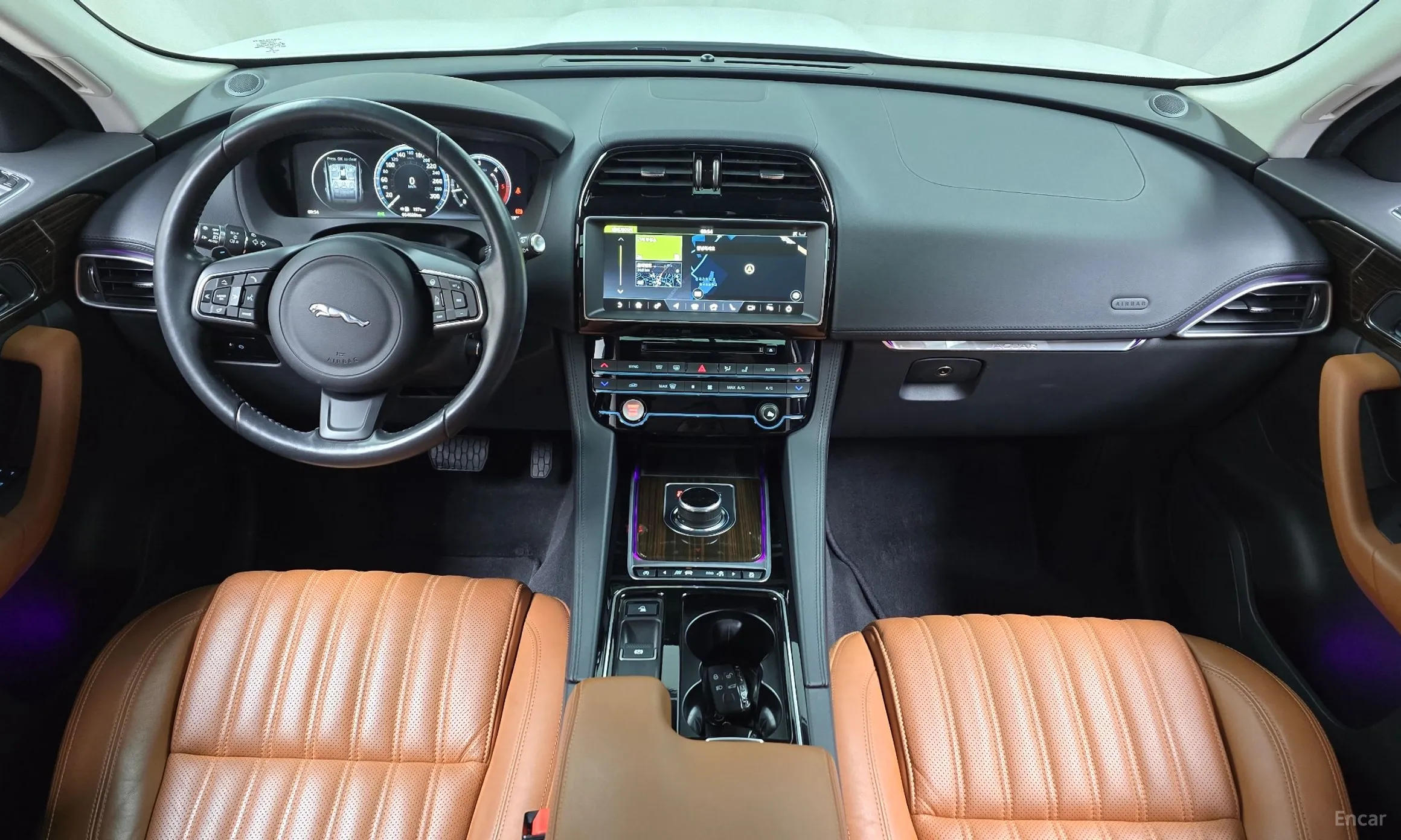 Jaguar F-PACE превью 7