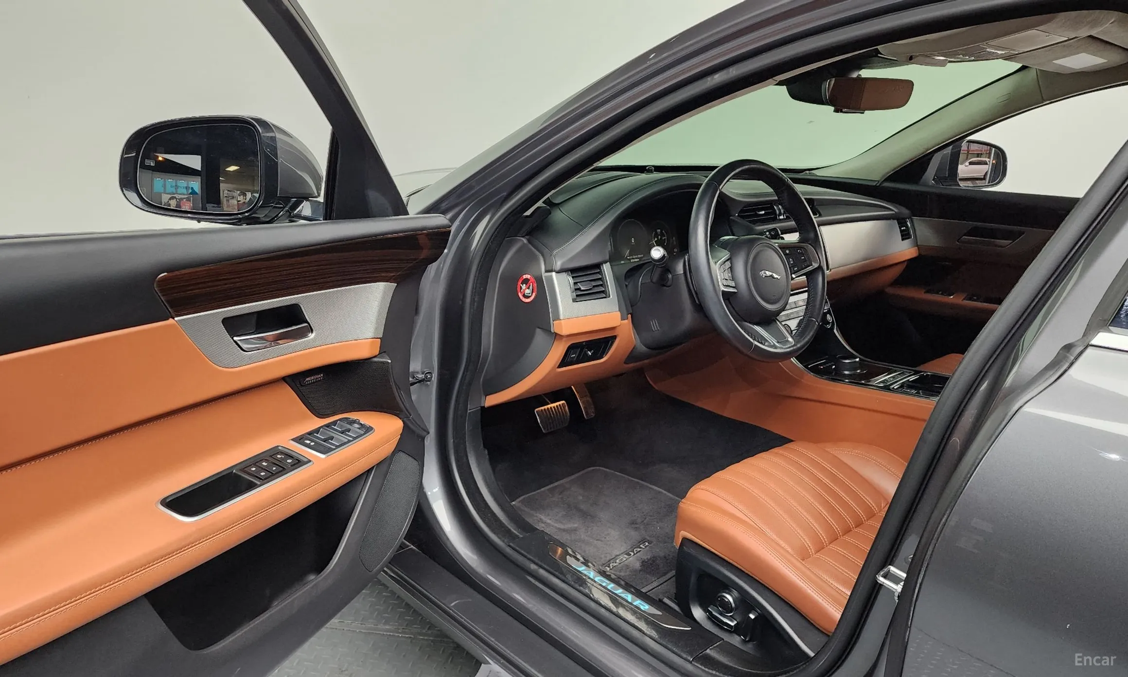 Jaguar XF (x260) превью 10