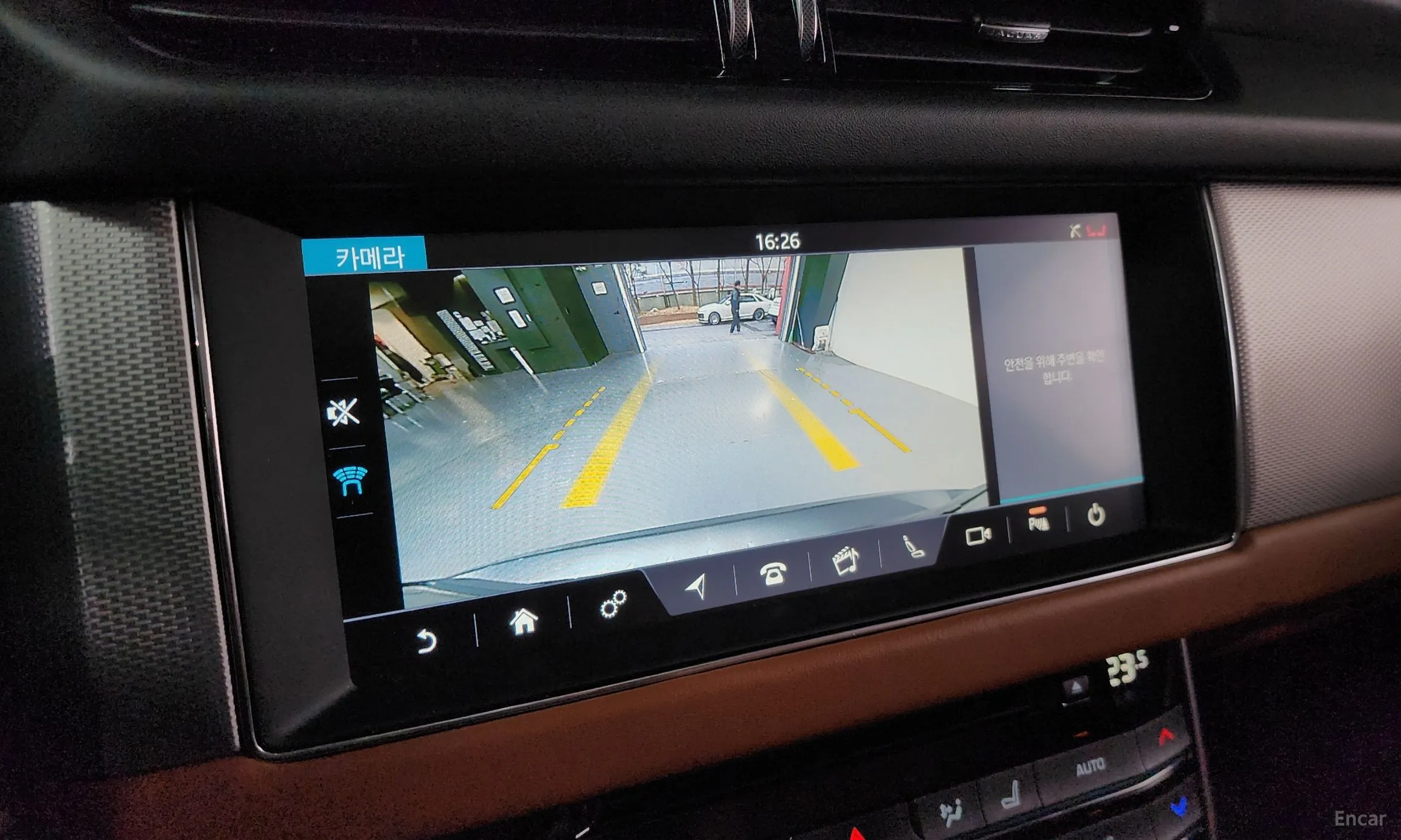 Jaguar XF (x260) превью 15