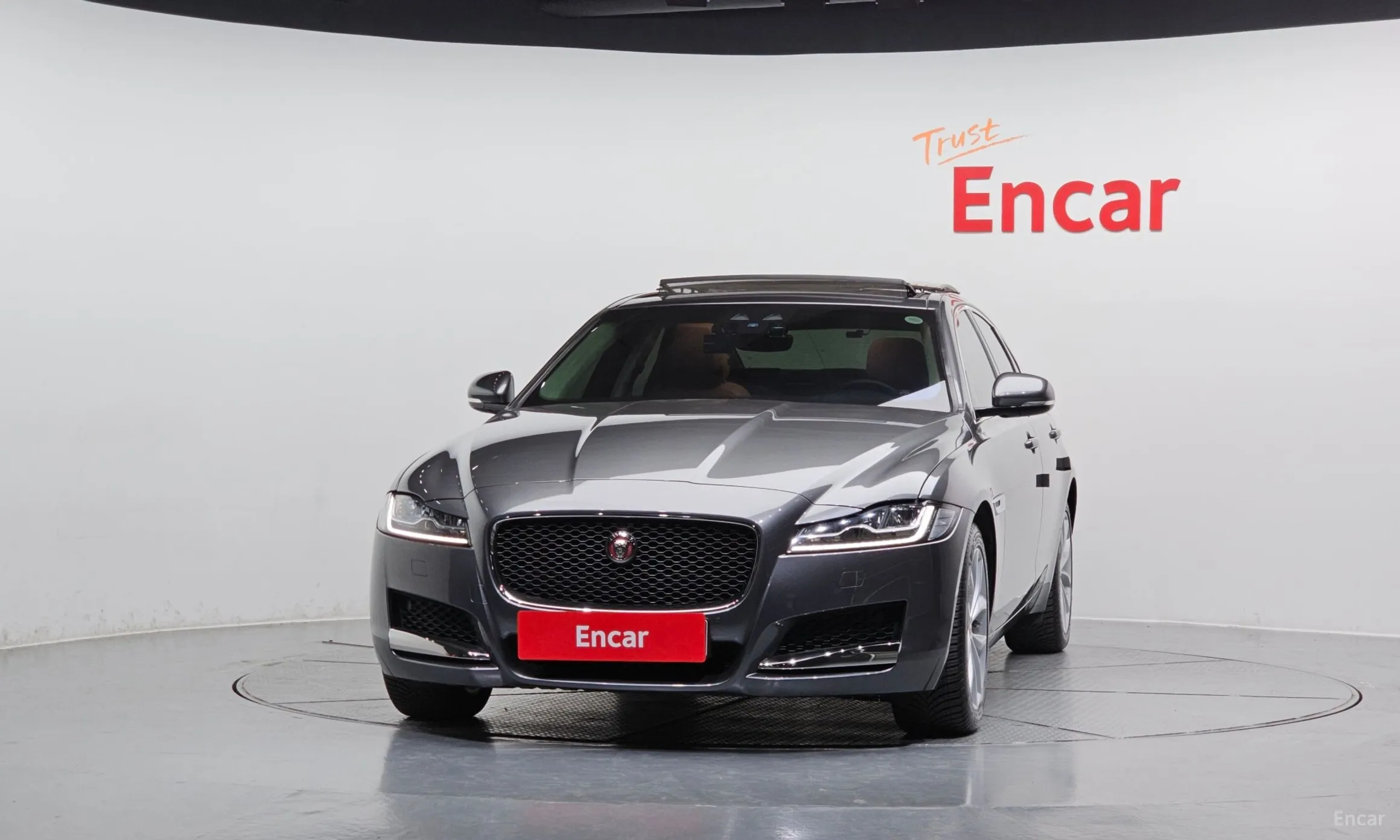 Jaguar XF (x260) превью 3