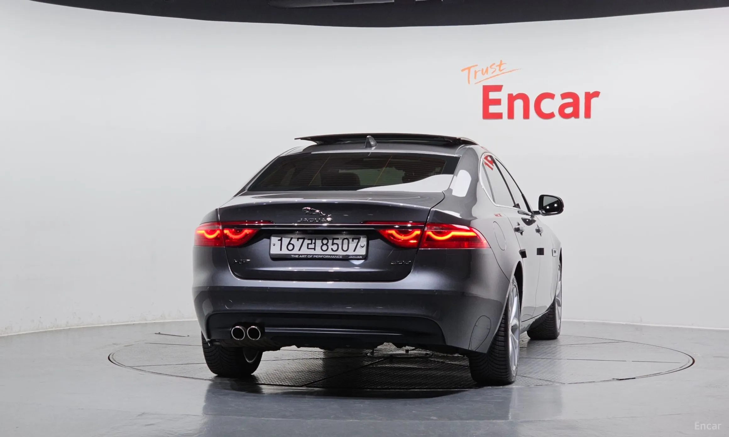 Jaguar XF (x260) превью 4