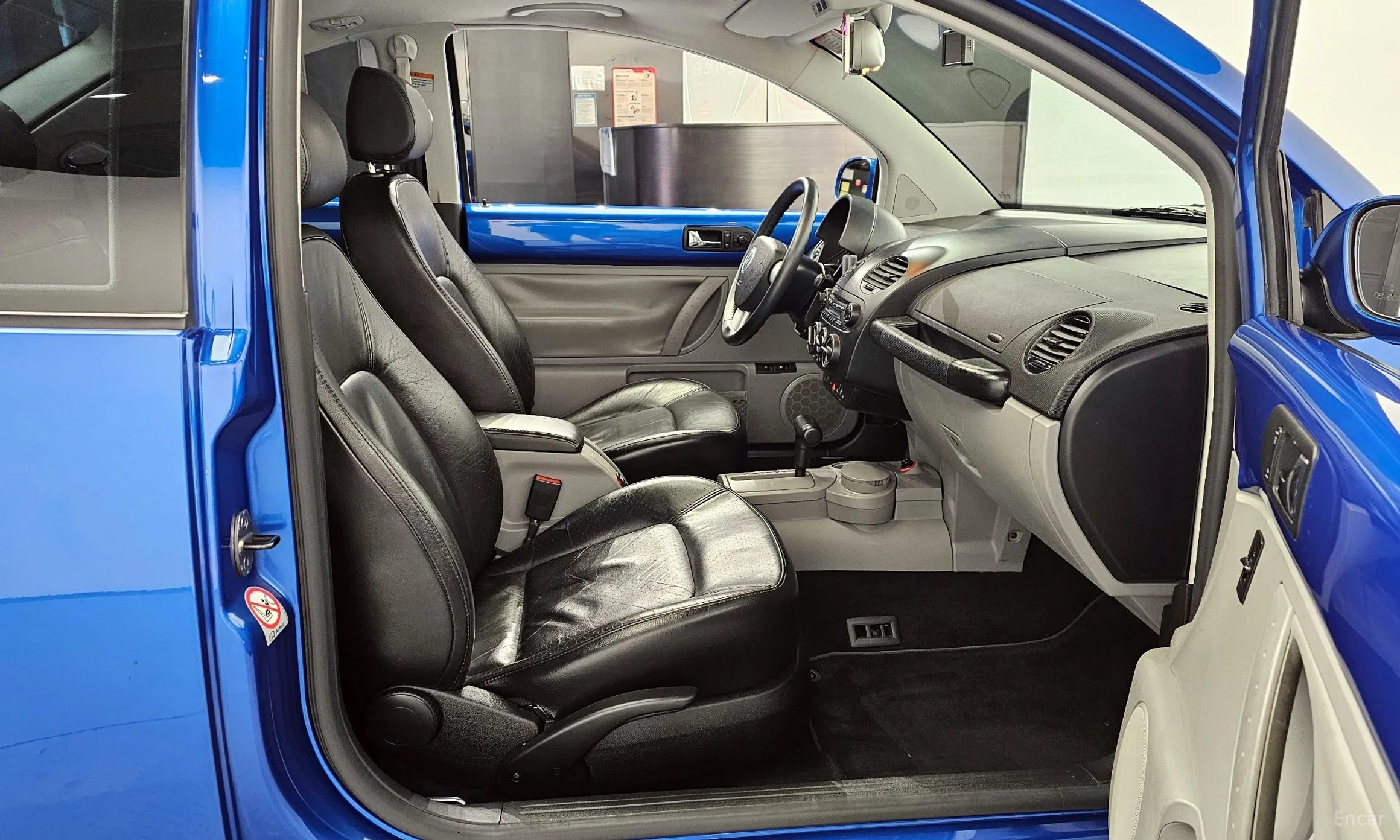 Volkswagen New Beetle превью 10